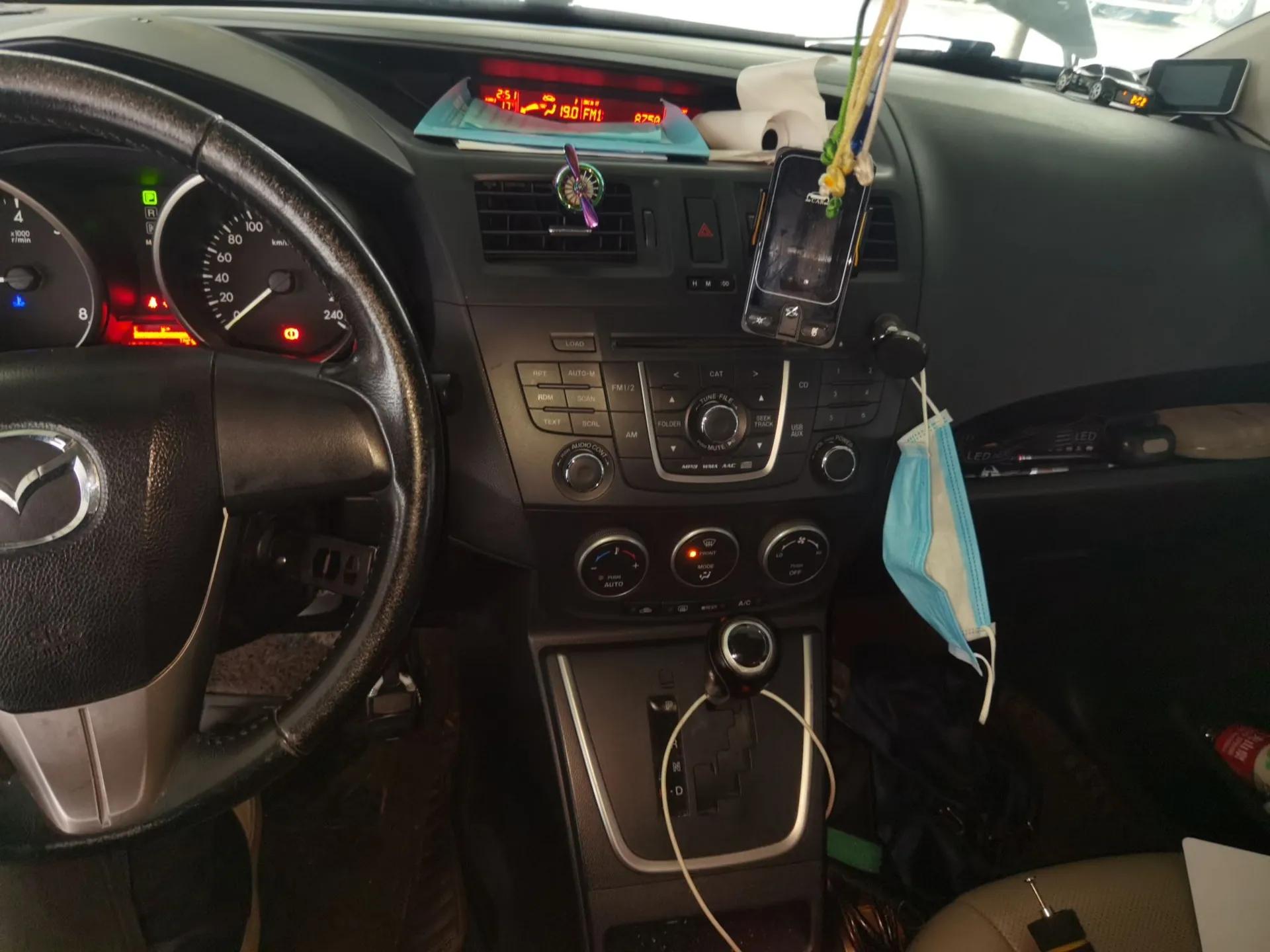 Mazda 5 2013 2.0L Automatic Luxury Edition — миниатюра 14