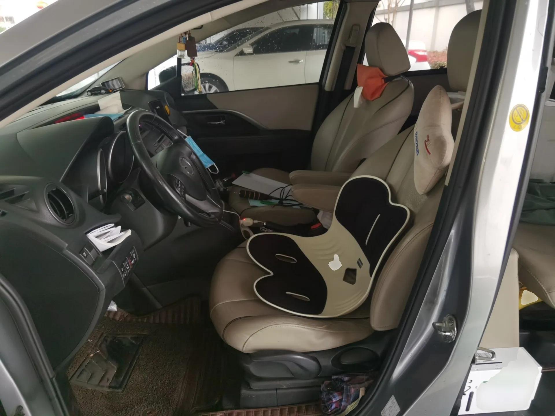 Mazda 5 2013 2.0L Automatic Luxury Edition — миниатюра 16