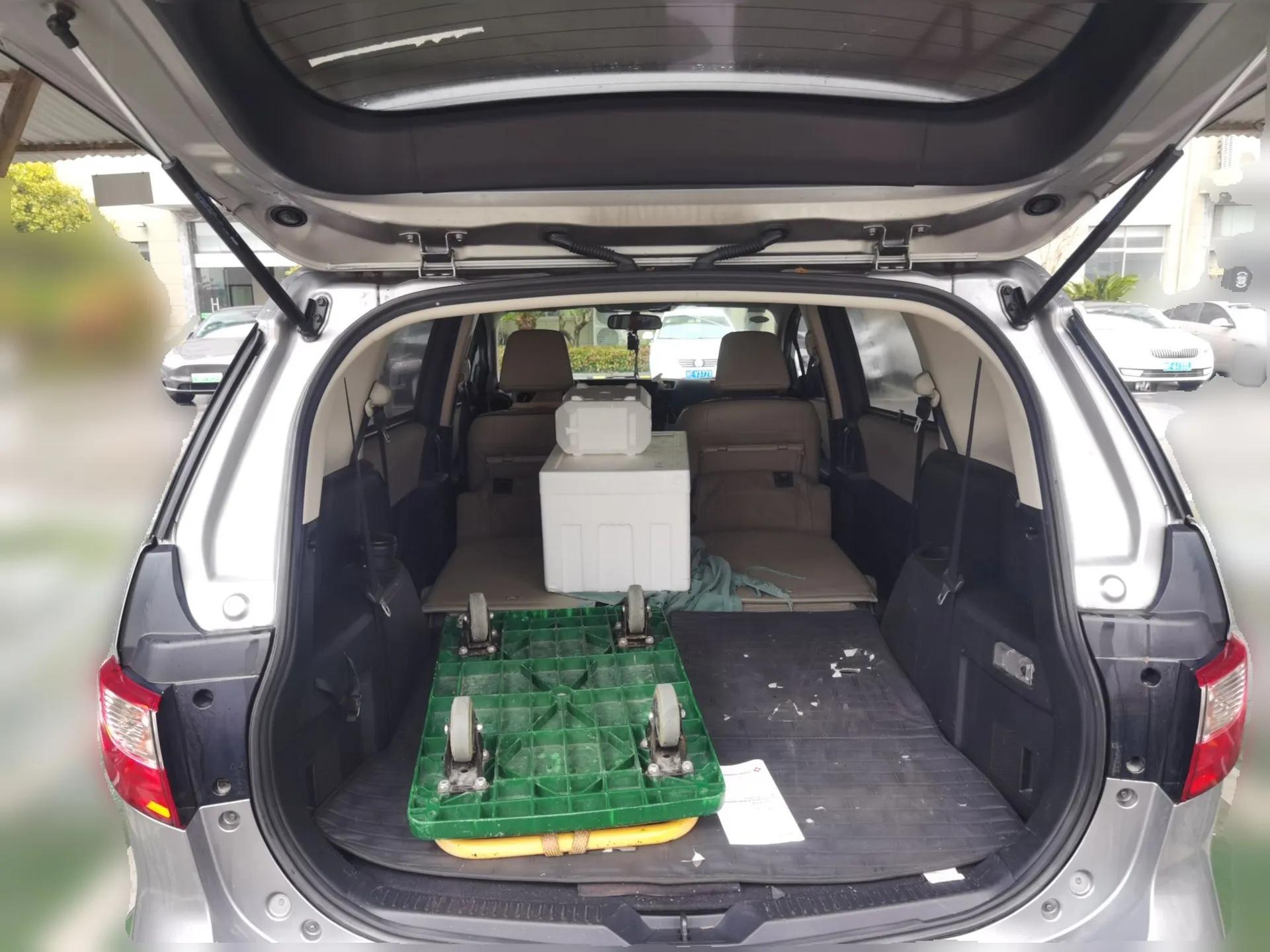 Mazda 5 2013 2.0L Automatic Luxury Edition — миниатюра 20