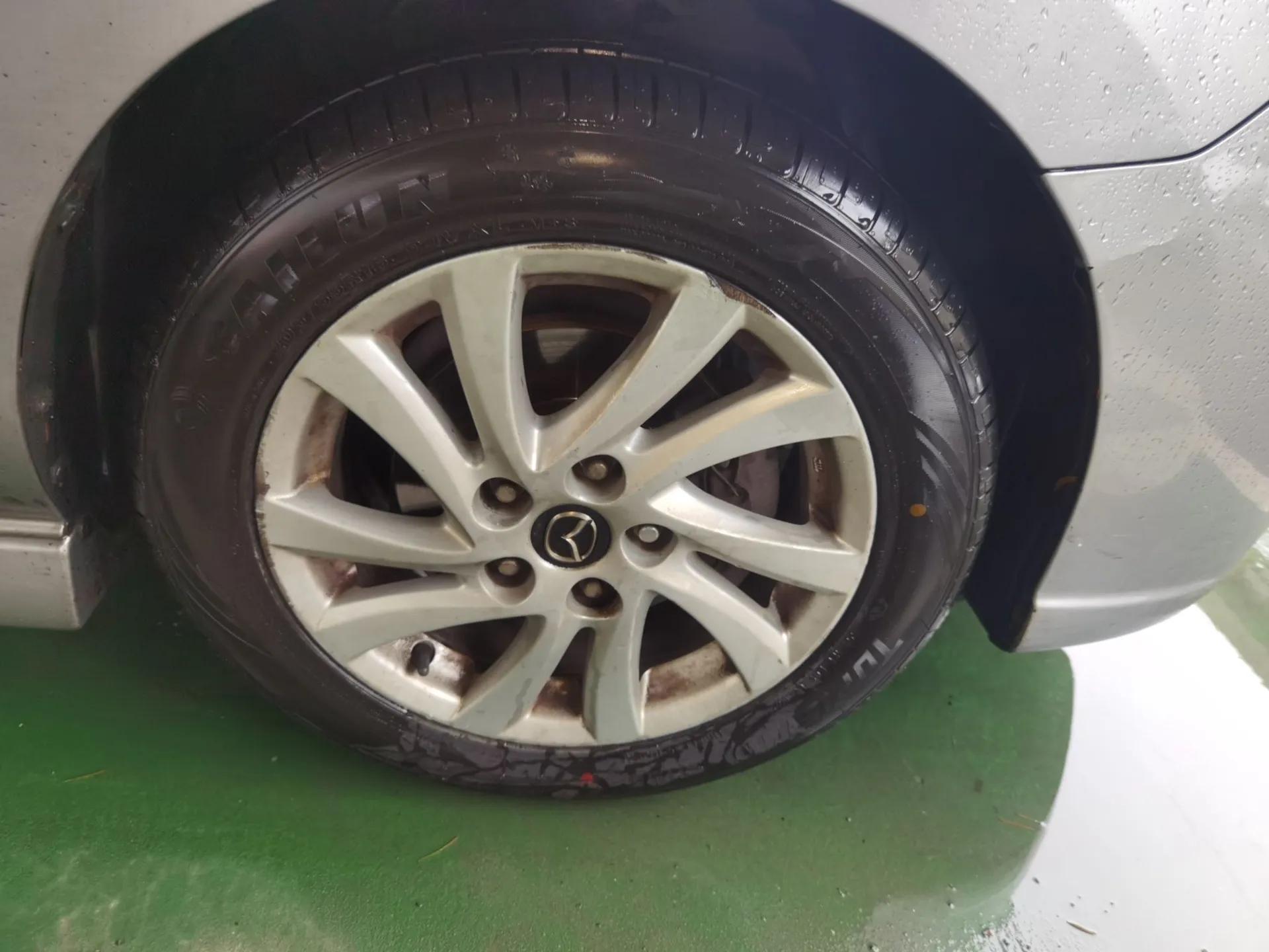 Mazda 5 2013 2.0L Automatic Luxury Edition — миниатюра 8