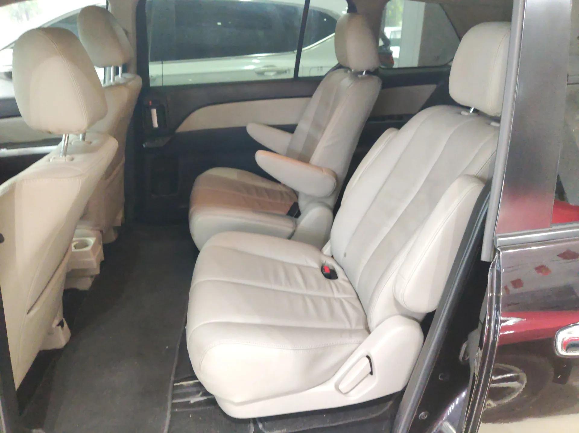 Mazda 8 2015 2.5L Elite Edition — миниатюра 29