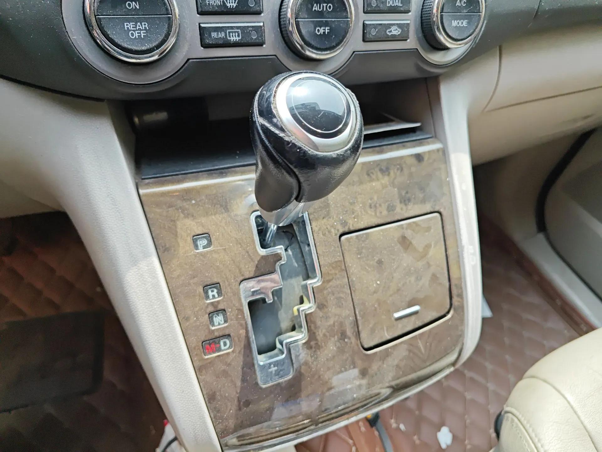 Mazda 8 2013 2.5L Deluxe Edition — миниатюра 15