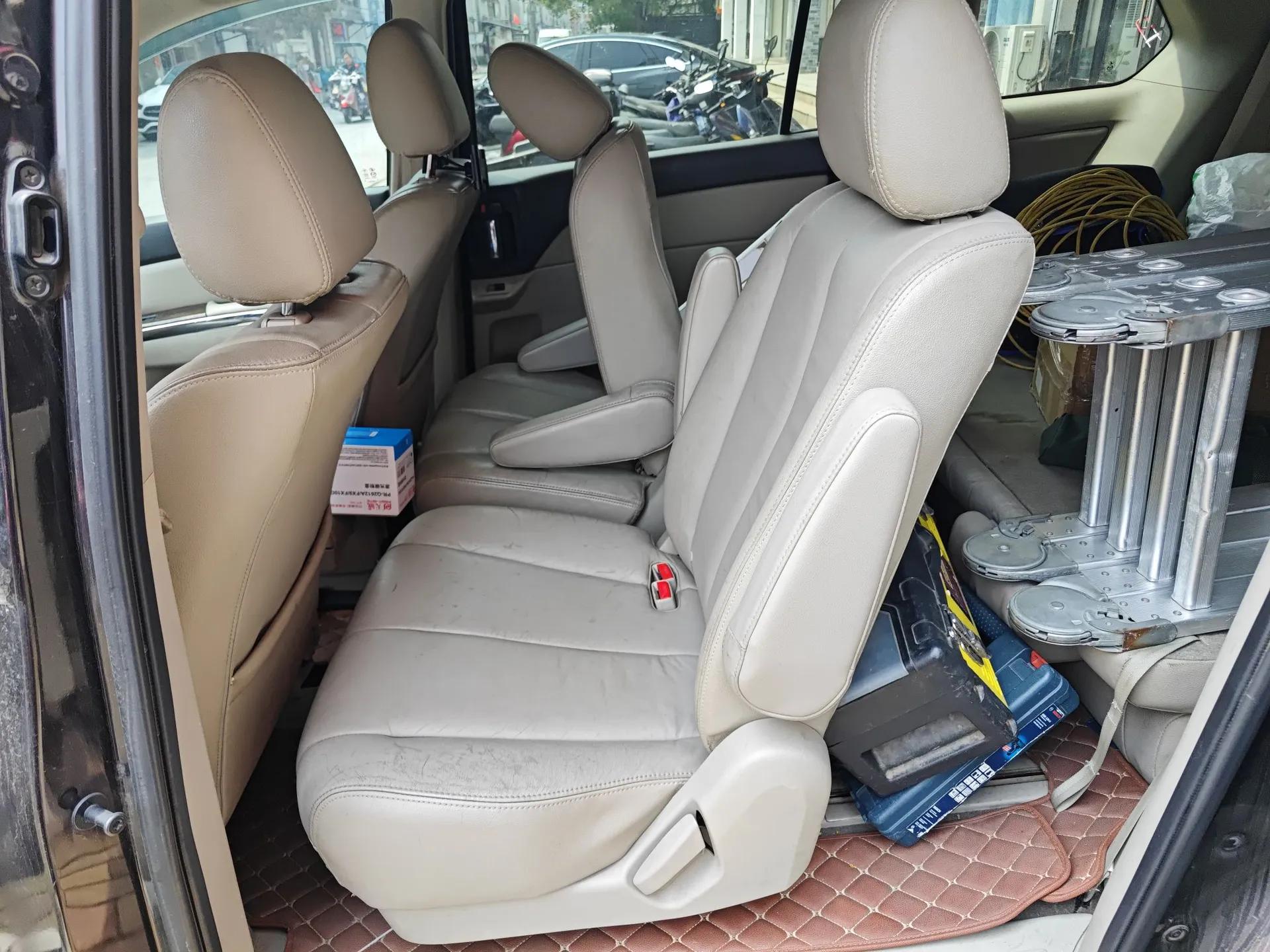 Mazda 8 2013 2.5L Deluxe Edition — миниатюра 18
