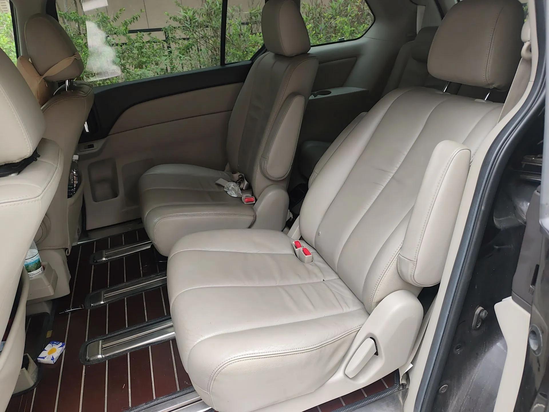 Mazda 8 2011 2.3L Deluxe Edition — миниатюра 18
