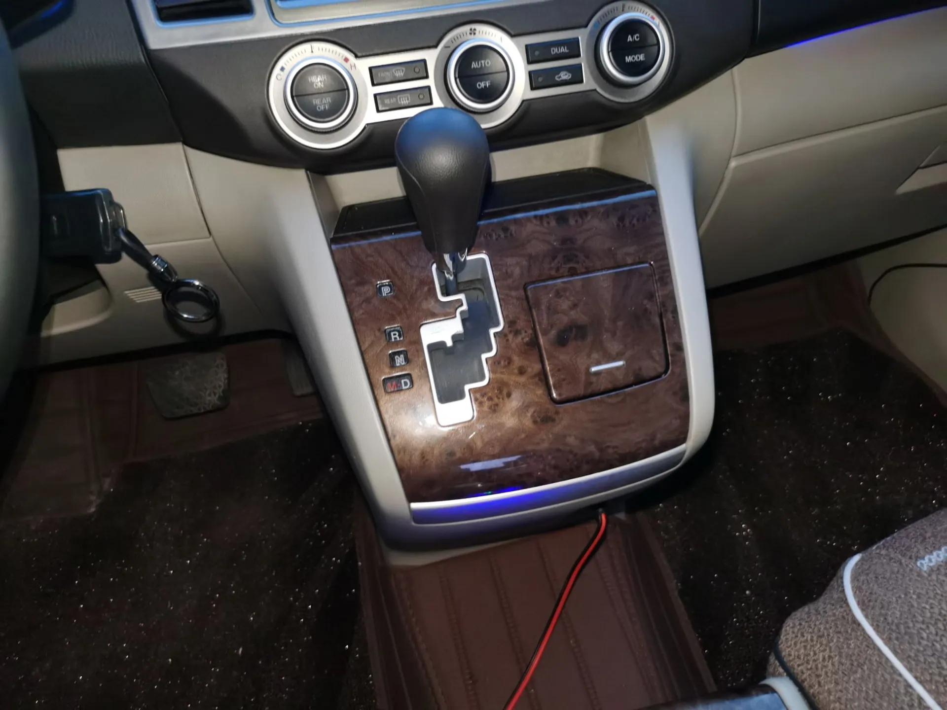 Mazda 8 2013 2.5L Elite Edition — миниатюра 15