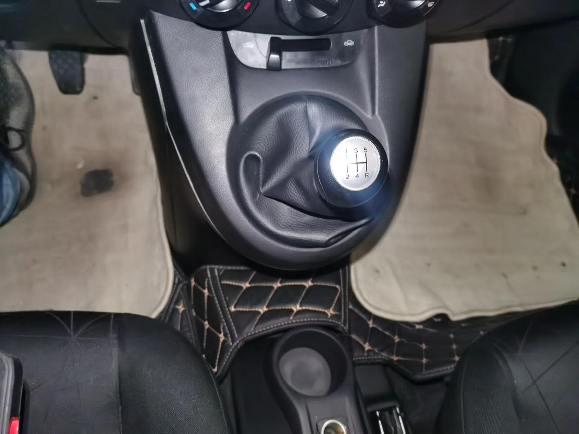 Mazda 2 2012 Sedan XuanDong 1.5L Manual Fashion Edition — миниатюра 17