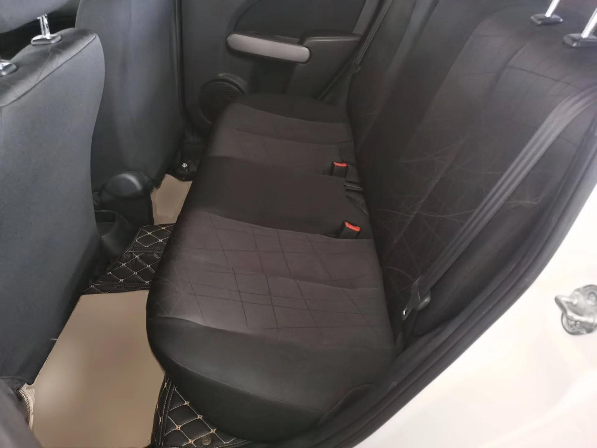 Mazda 2 2012 Sedan XuanDong 1.5L Manual Fashion Edition — миниатюра 20