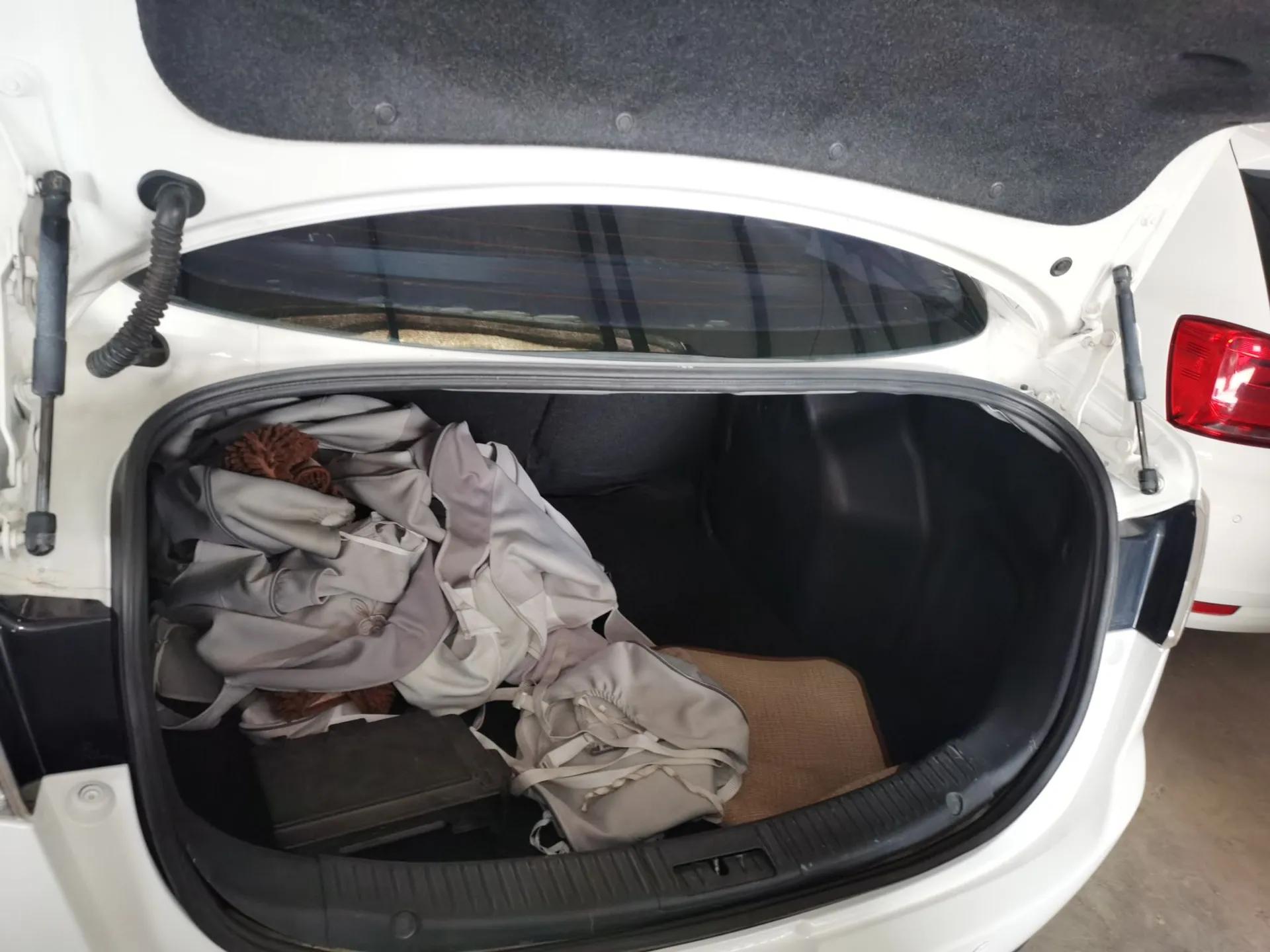 Mazda 2 2012 Sedan XuanDong 1.5L Manual Fashion Edition — миниатюра 22