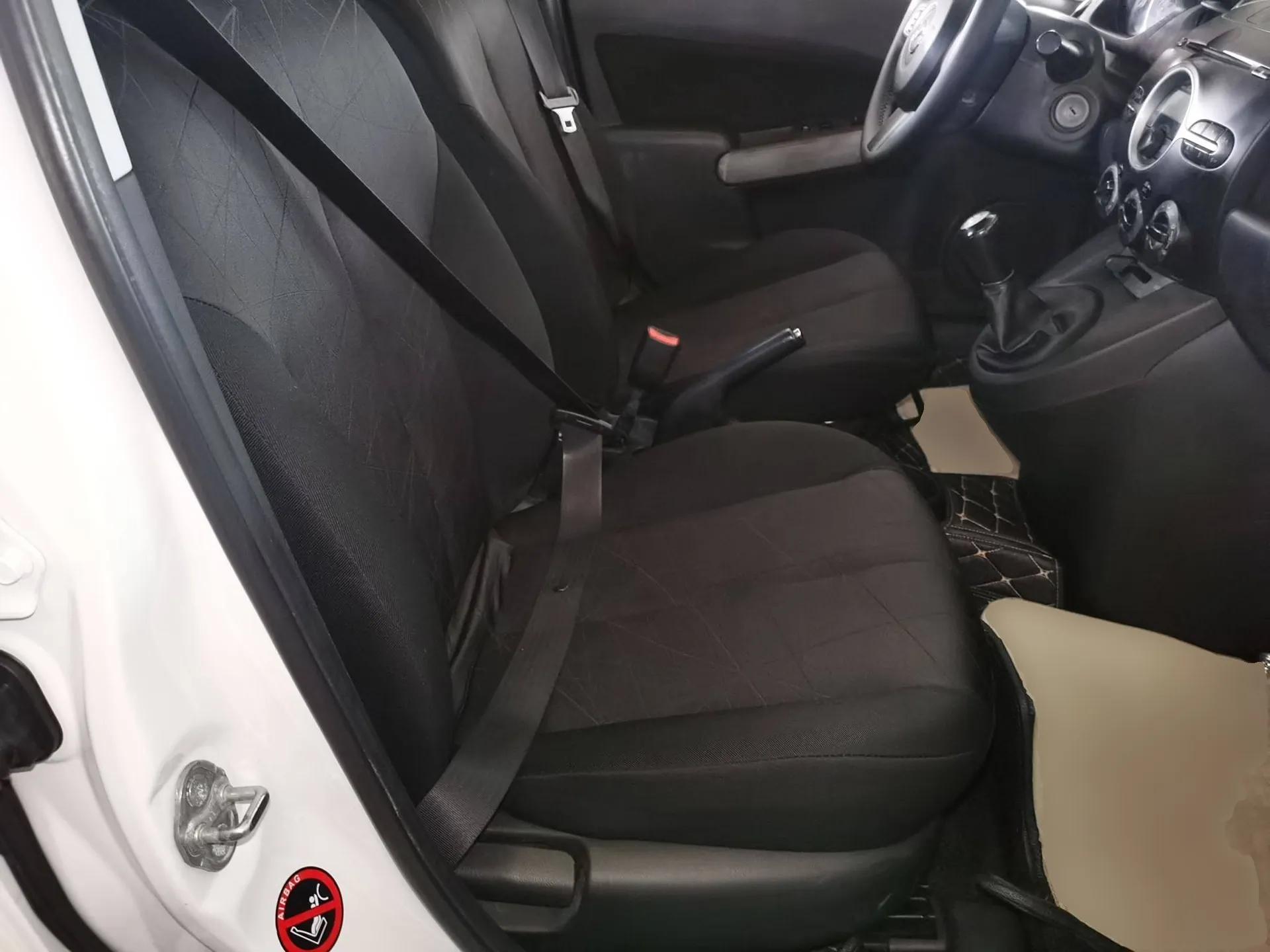 Mazda 2 2012 Sedan XuanDong 1.5L Manual Fashion Edition — миниатюра 23