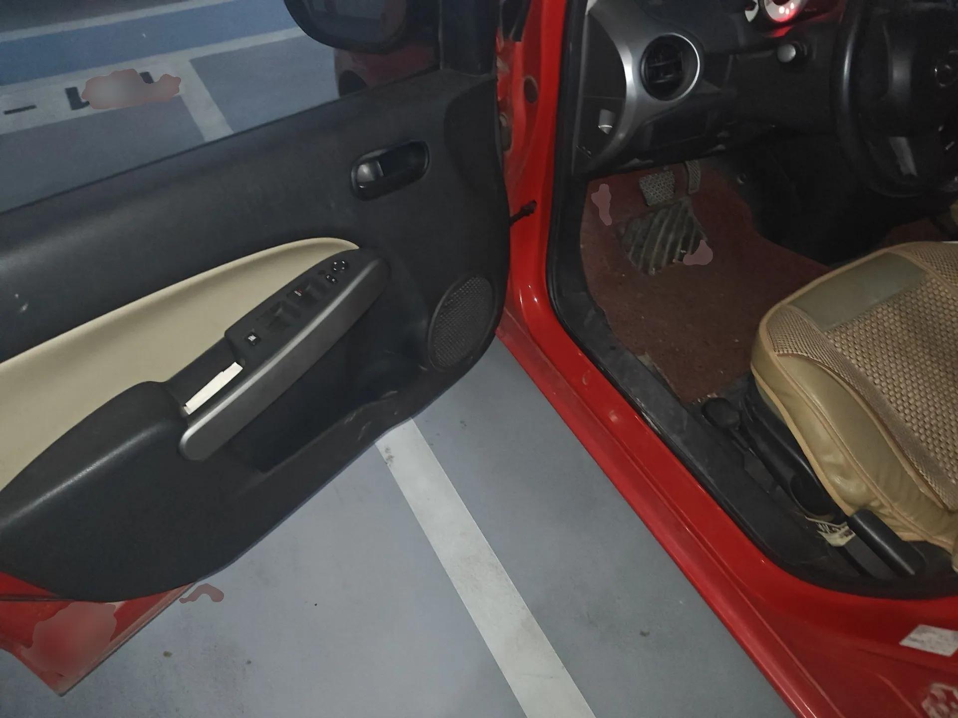 Mazda 2 2012 Hatchback Xuan Dong 1.3L Automatic Standard Edition — миниатюра 17