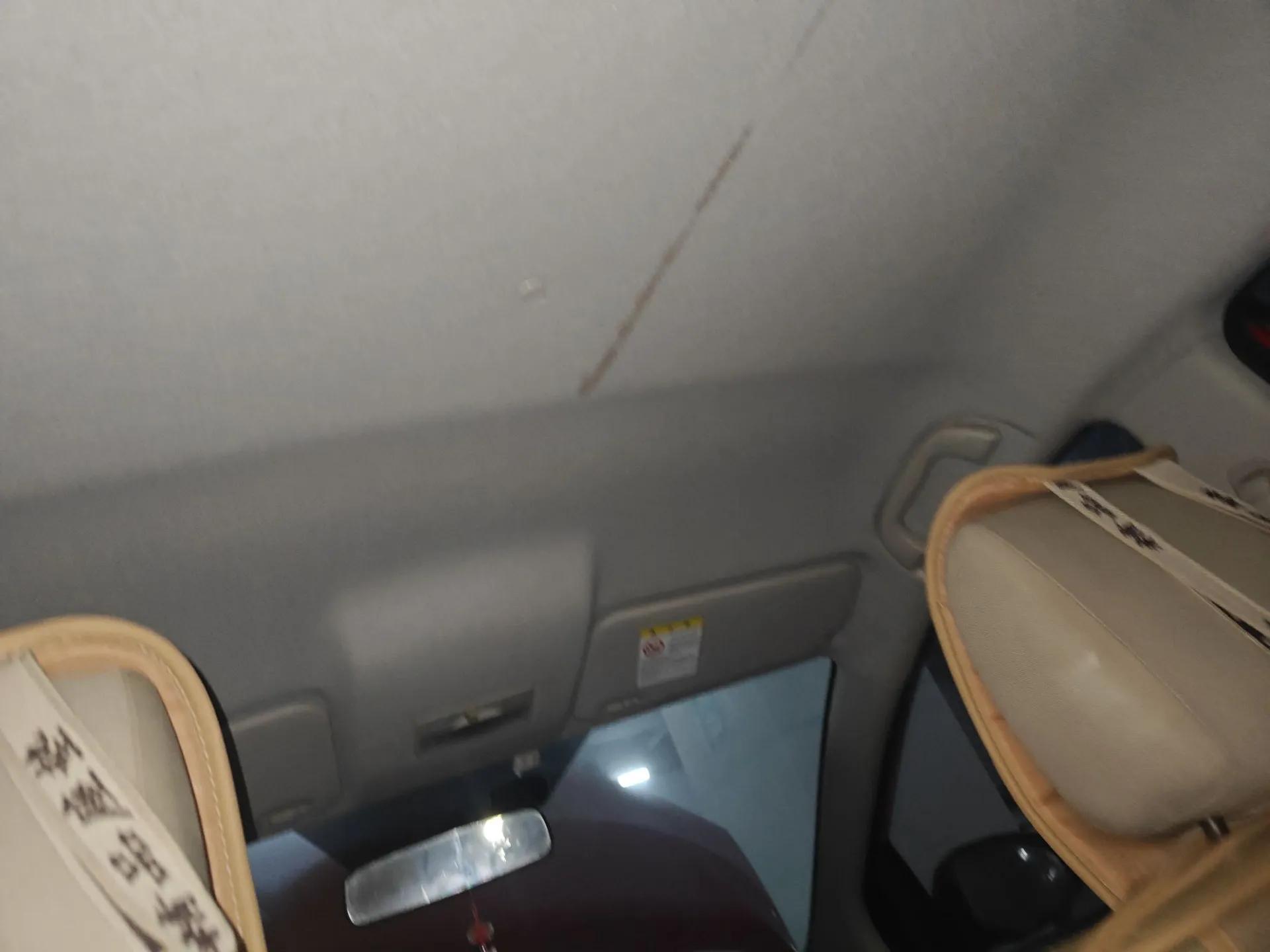 Mazda 2 2012 Hatchback Xuan Dong 1.3L Automatic Standard Edition — миниатюра 19