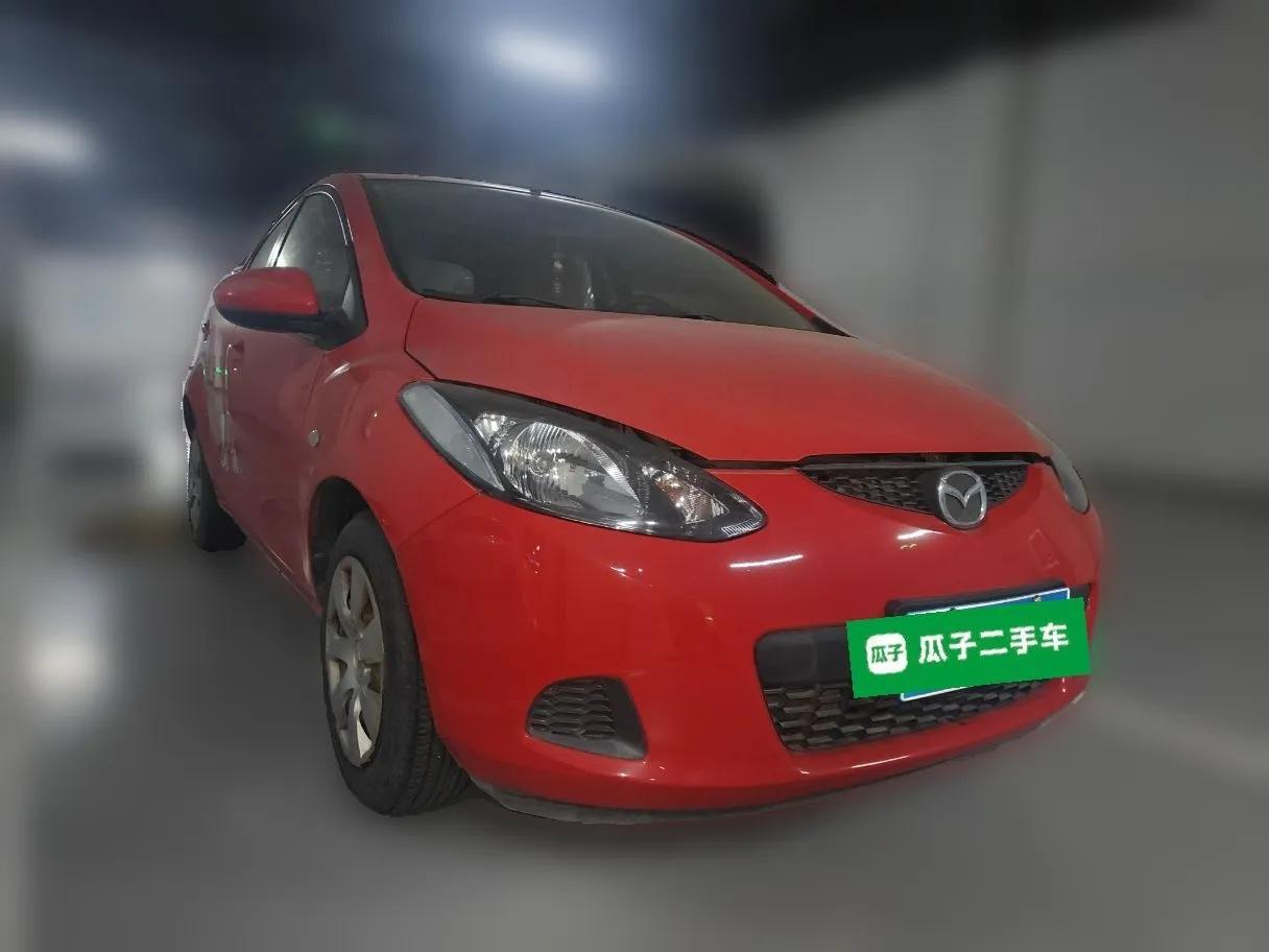 Mazda 2 2012 Hatchback Xuan Dong 1.3L Automatic Standard Edition — миниатюра 3