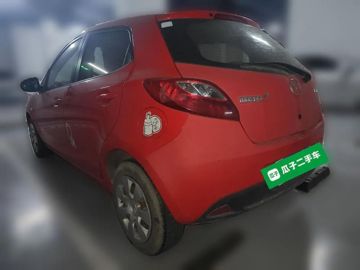Mazda 2 2012 Hatchback Xuan Dong 1.3L Automatic Standard Edition — миниатюра 4