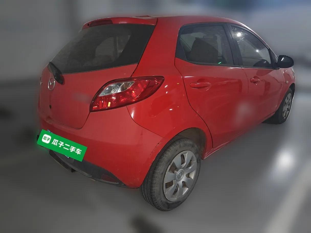 Mazda 2 2012 Hatchback Xuan Dong 1.3L Automatic Standard Edition — миниатюра 6