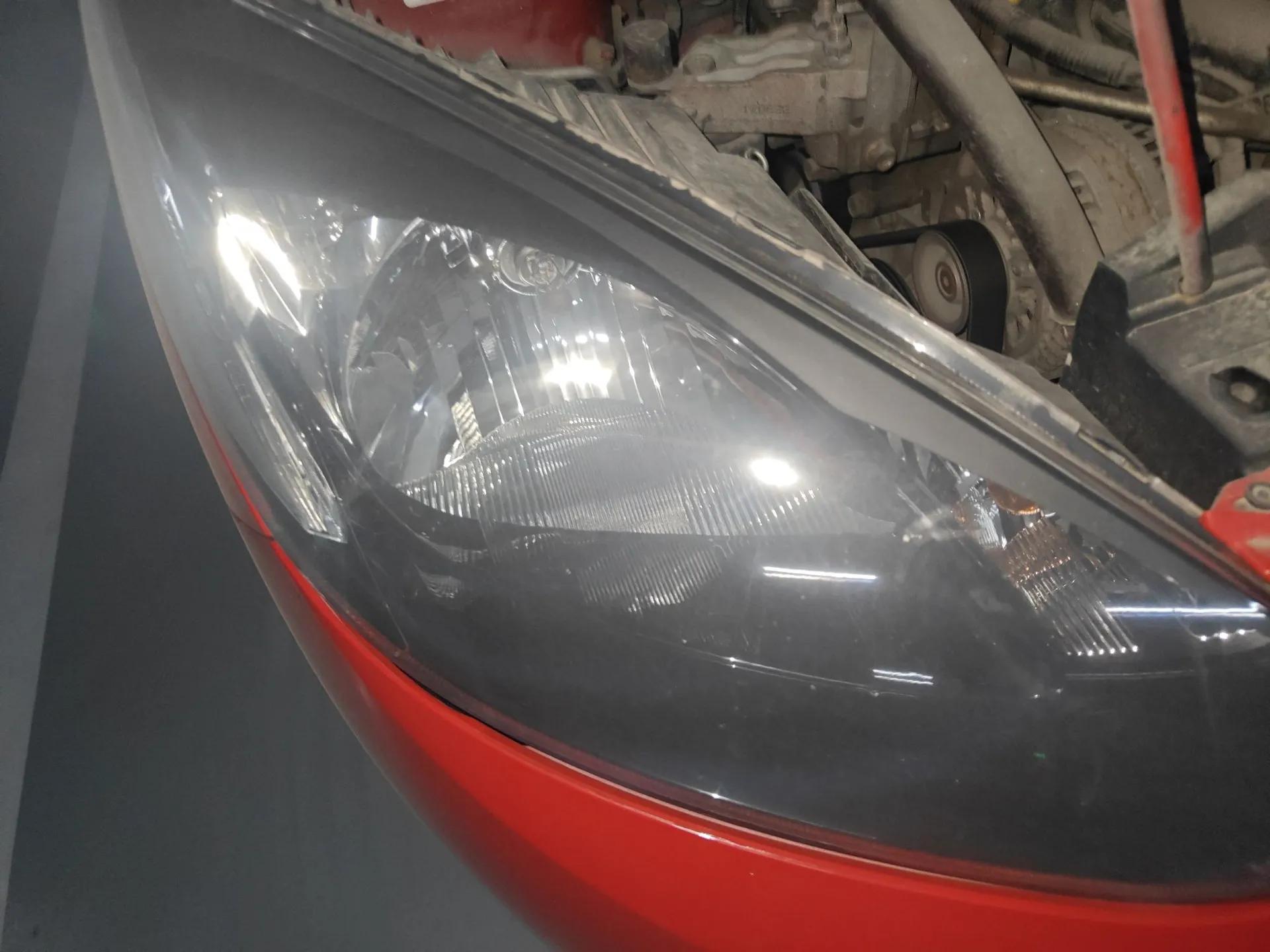 Mazda 2 2012 Hatchback Xuan Dong 1.3L Automatic Standard Edition — миниатюра 7