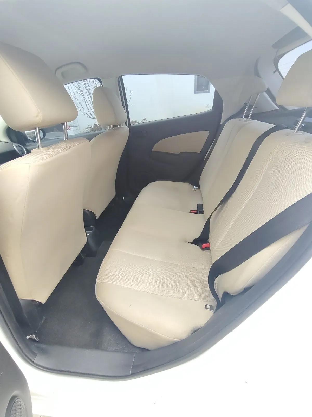 Mazda 2 2012 Hatchback Xuan Dong 1.3L Automatic Standard Edition — миниатюра 20