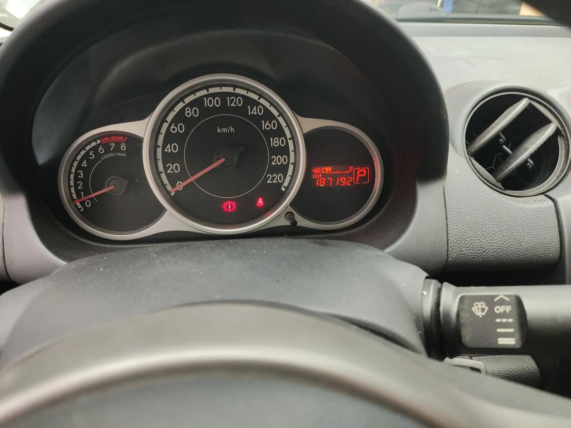 Mazda 2 2011 XuanDong 1.5L Automatic Value Edition — миниатюра 13