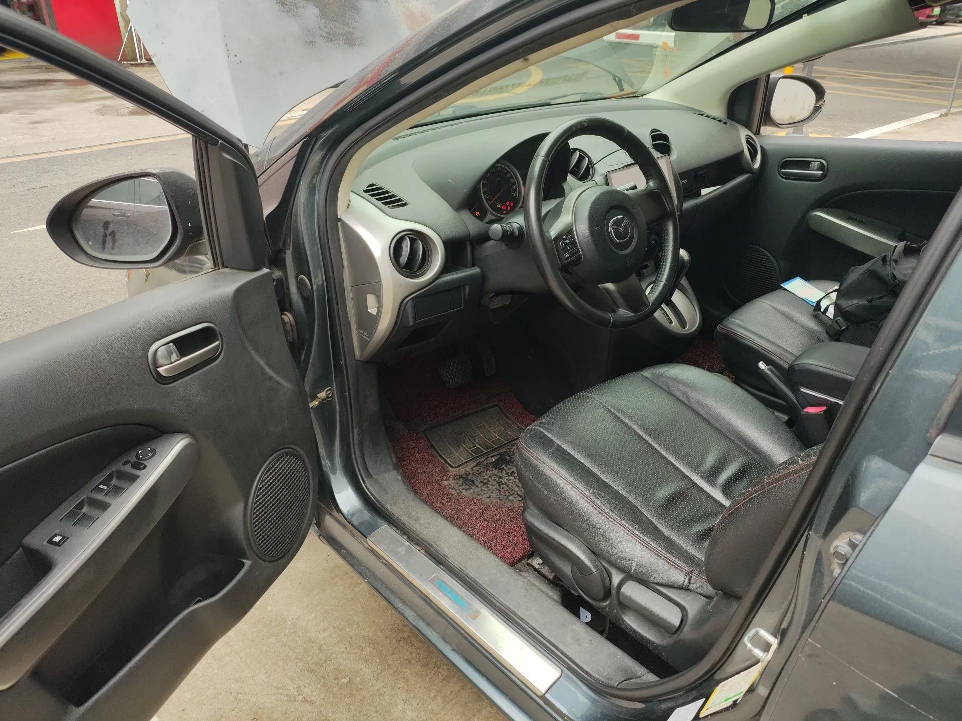 Mazda 2 2011 XuanDong 1.5L Automatic Value Edition — миниатюра 17