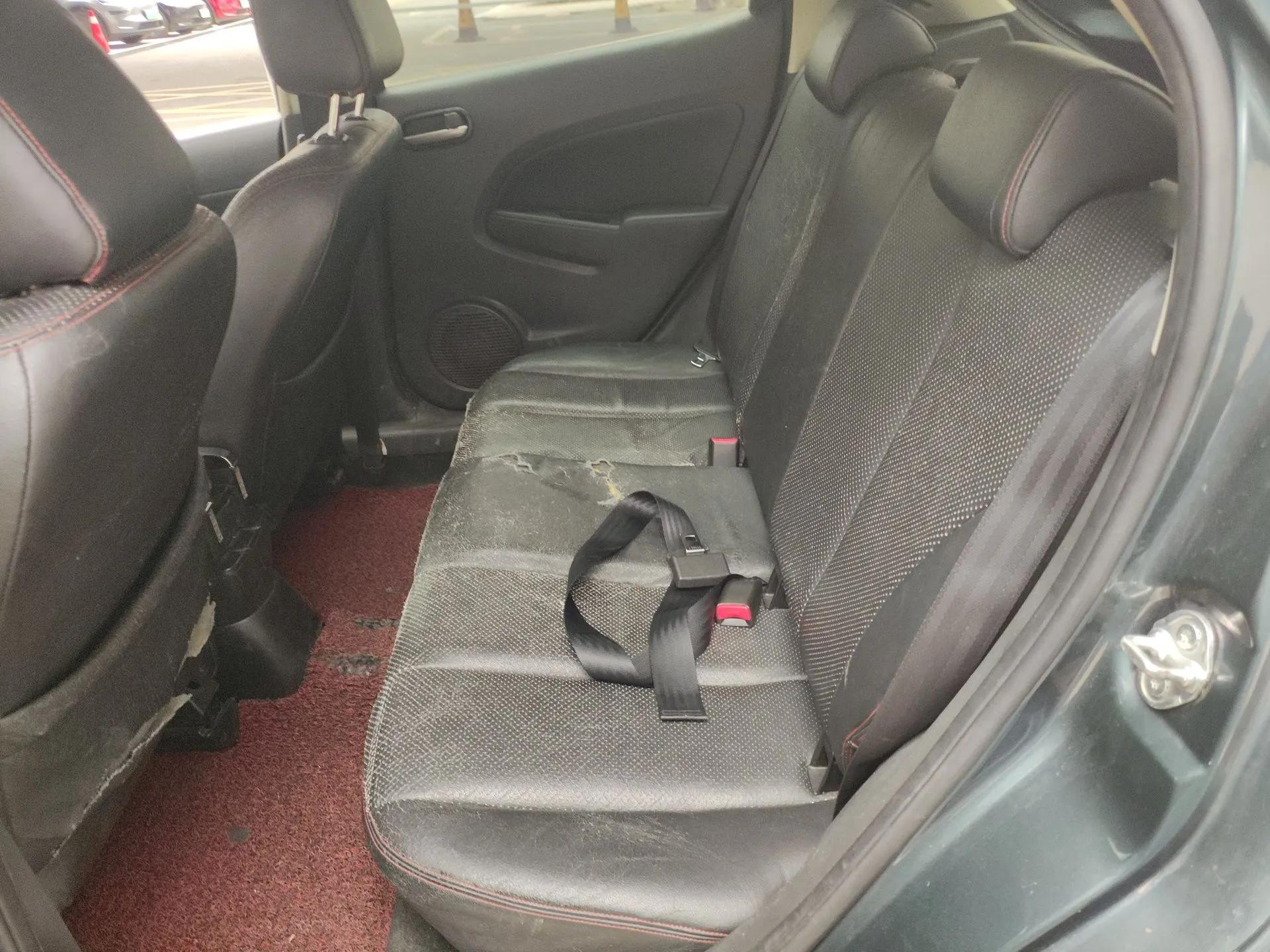 Mazda 2 2011 XuanDong 1.5L Automatic Value Edition — миниатюра 18