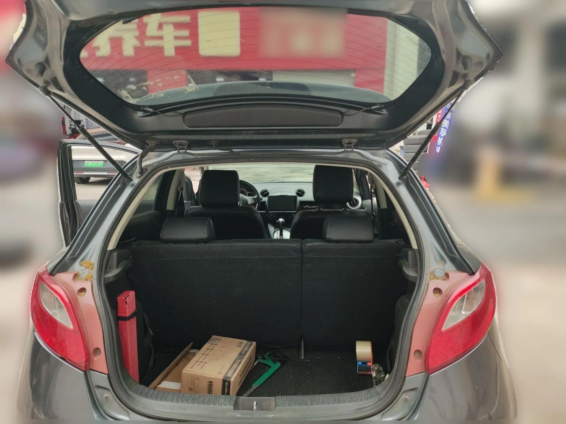 Mazda 2 2011 XuanDong 1.5L Automatic Value Edition — миниатюра 20