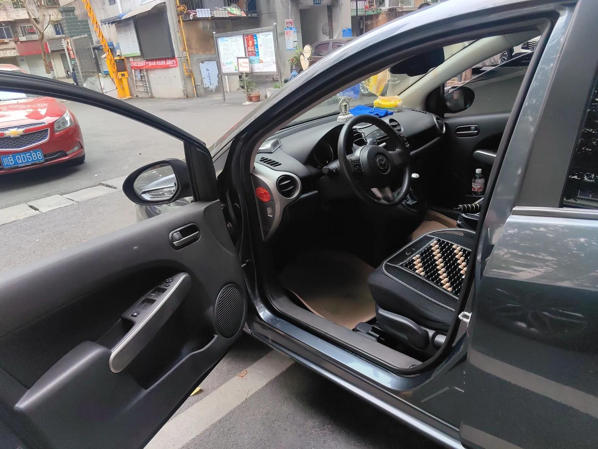 Mazda 2 2011 XuanDong 1.5L Manual Fashion Edition — миниатюра 17