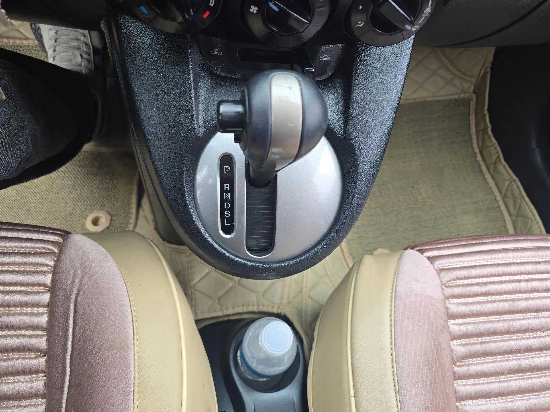 Mazda 2 2011 XuanDong 1.5L Automatic Fashion Edition — миниатюра 15