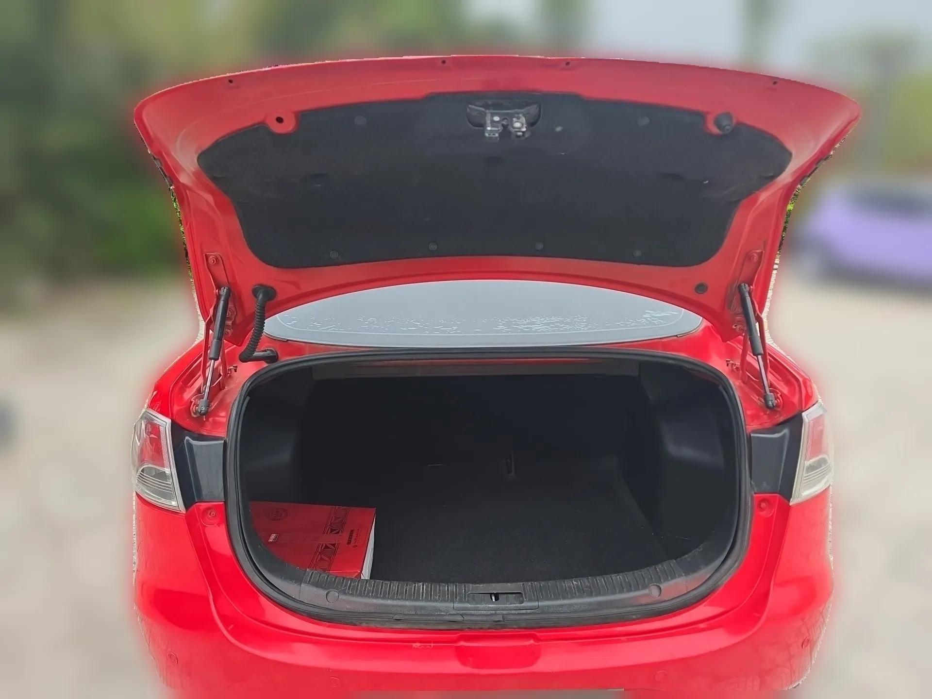 Mazda 2 2011 XuanDong 1.5L Automatic Fashion Edition — миниатюра 20