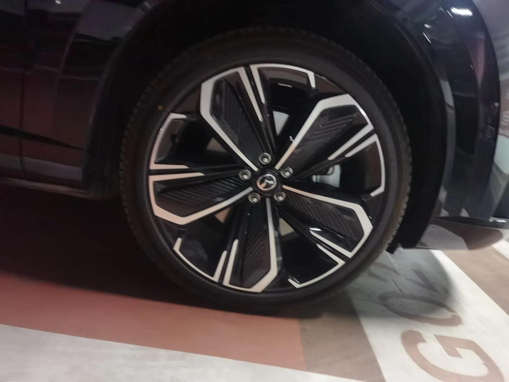 Mazda EZ-60 2025 Model Range-Extended 200 Max — миниатюра 8