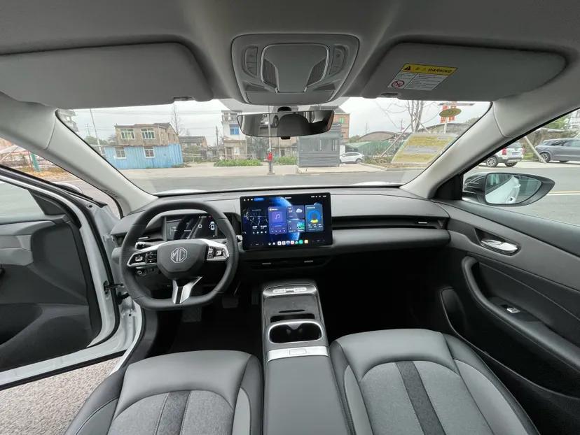 MG ES5 2025 425 Pro Rear-Drive Version — миниатюра 4