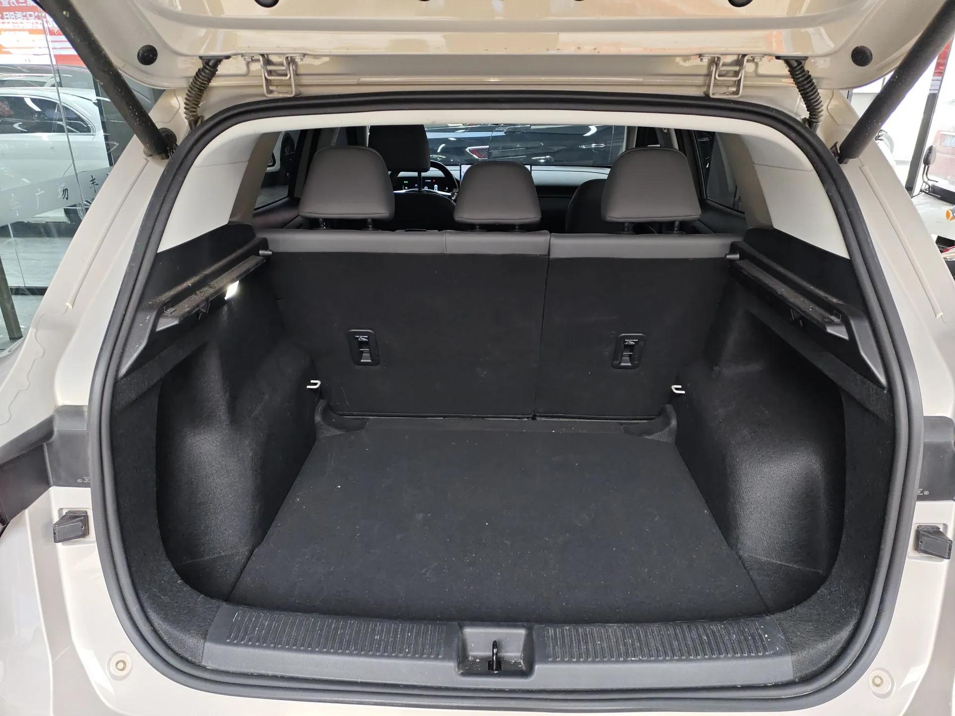 MG ES5 2025 515plus Rear-Drive Version — миниатюра 21