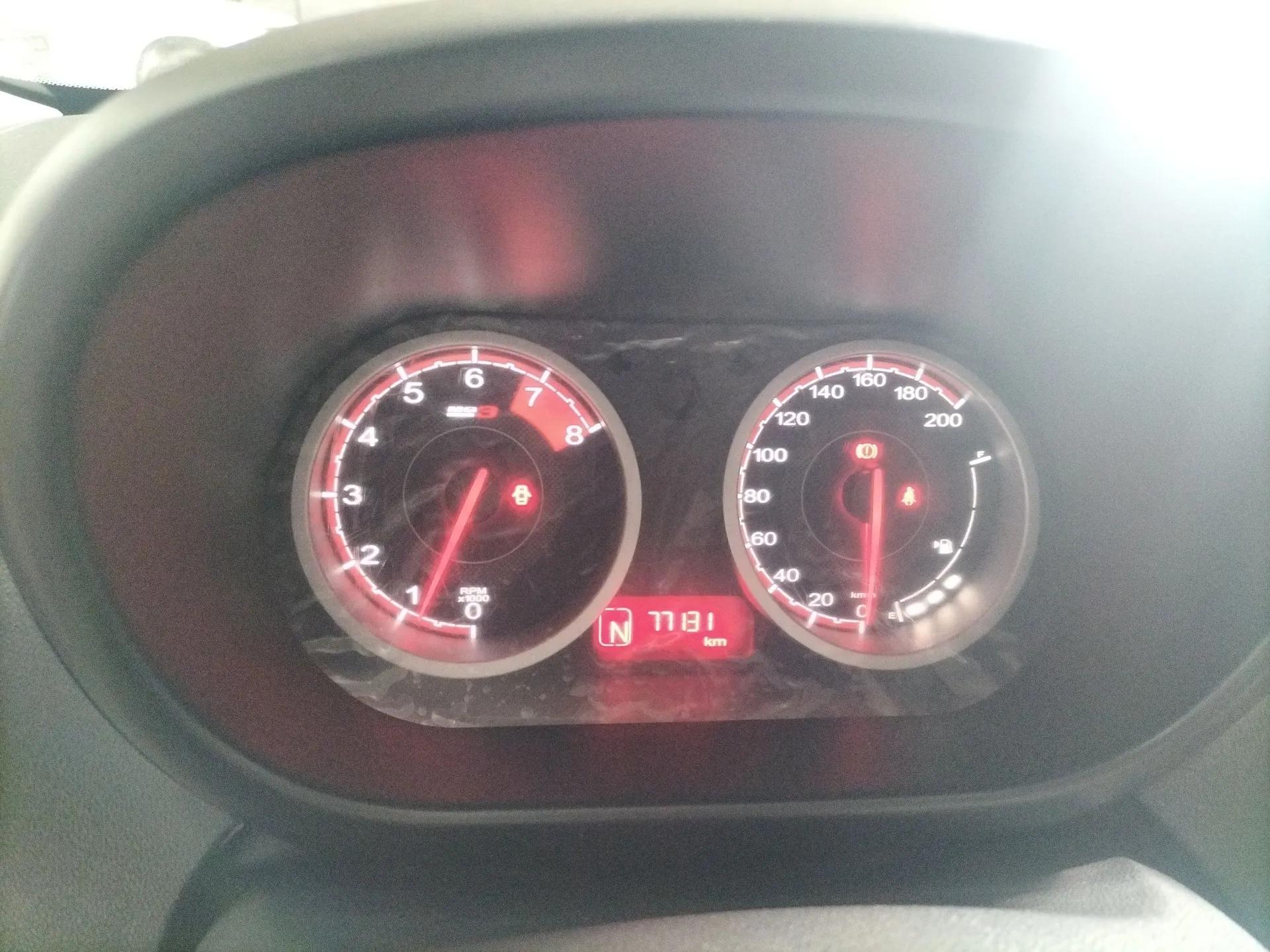 MG 3SW 2015 1.5L AMT Elite Model — миниатюра 11