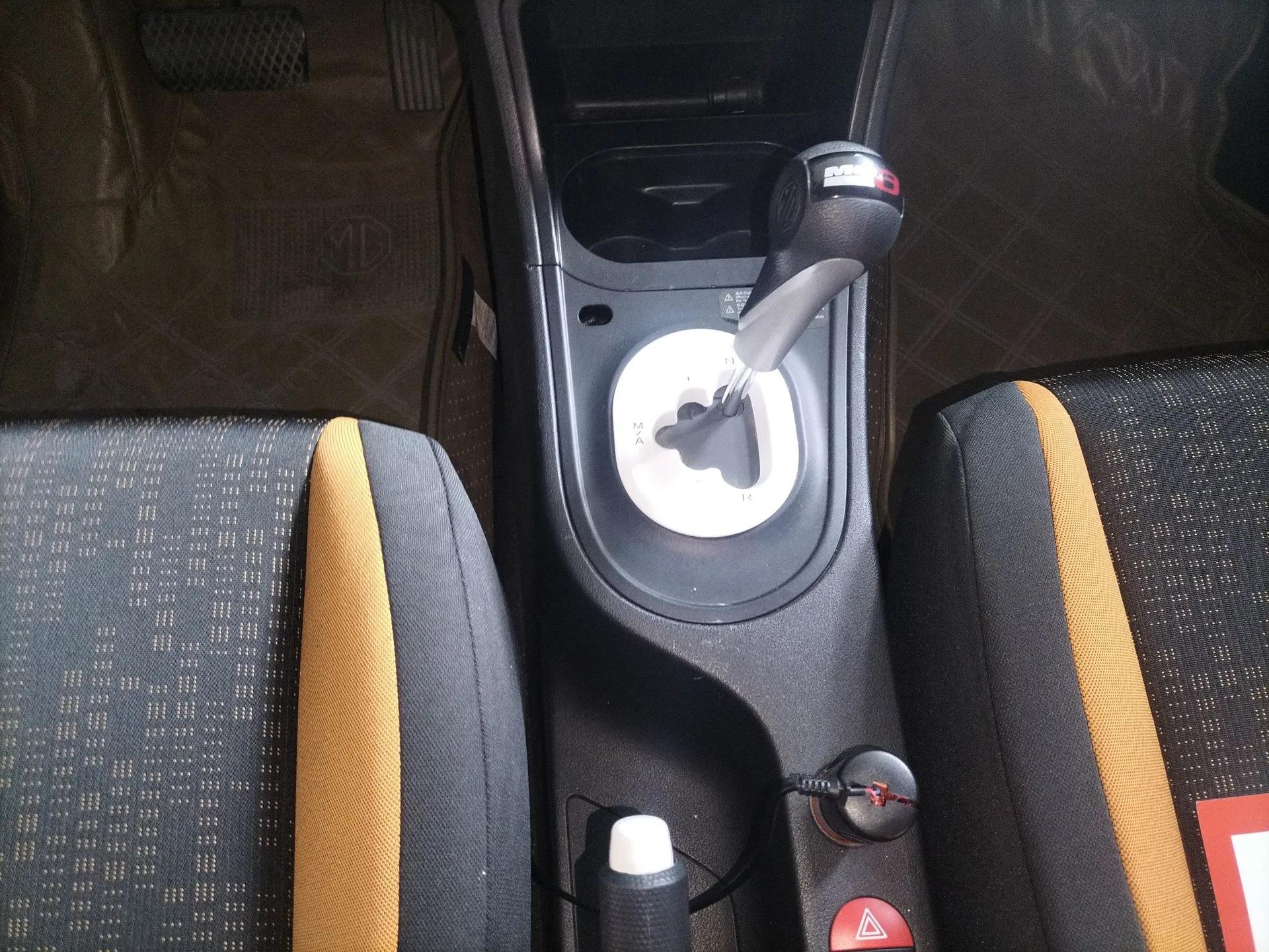 MG 3SW 2015 1.5L AMT Elite Model — миниатюра 13