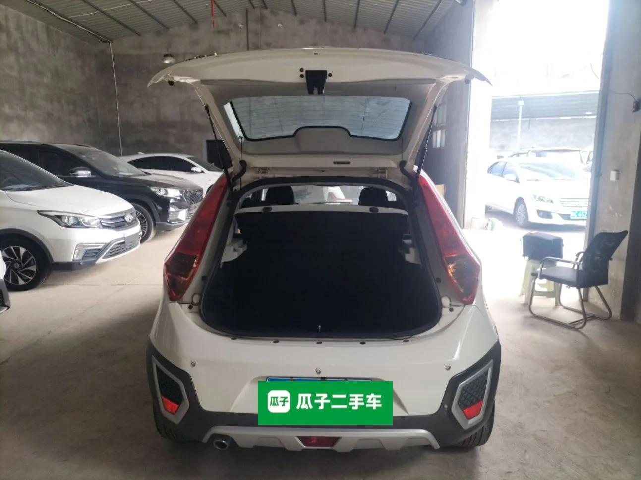 MG 3SW 2015 1.5L AMT Elite Model — миниатюра 16