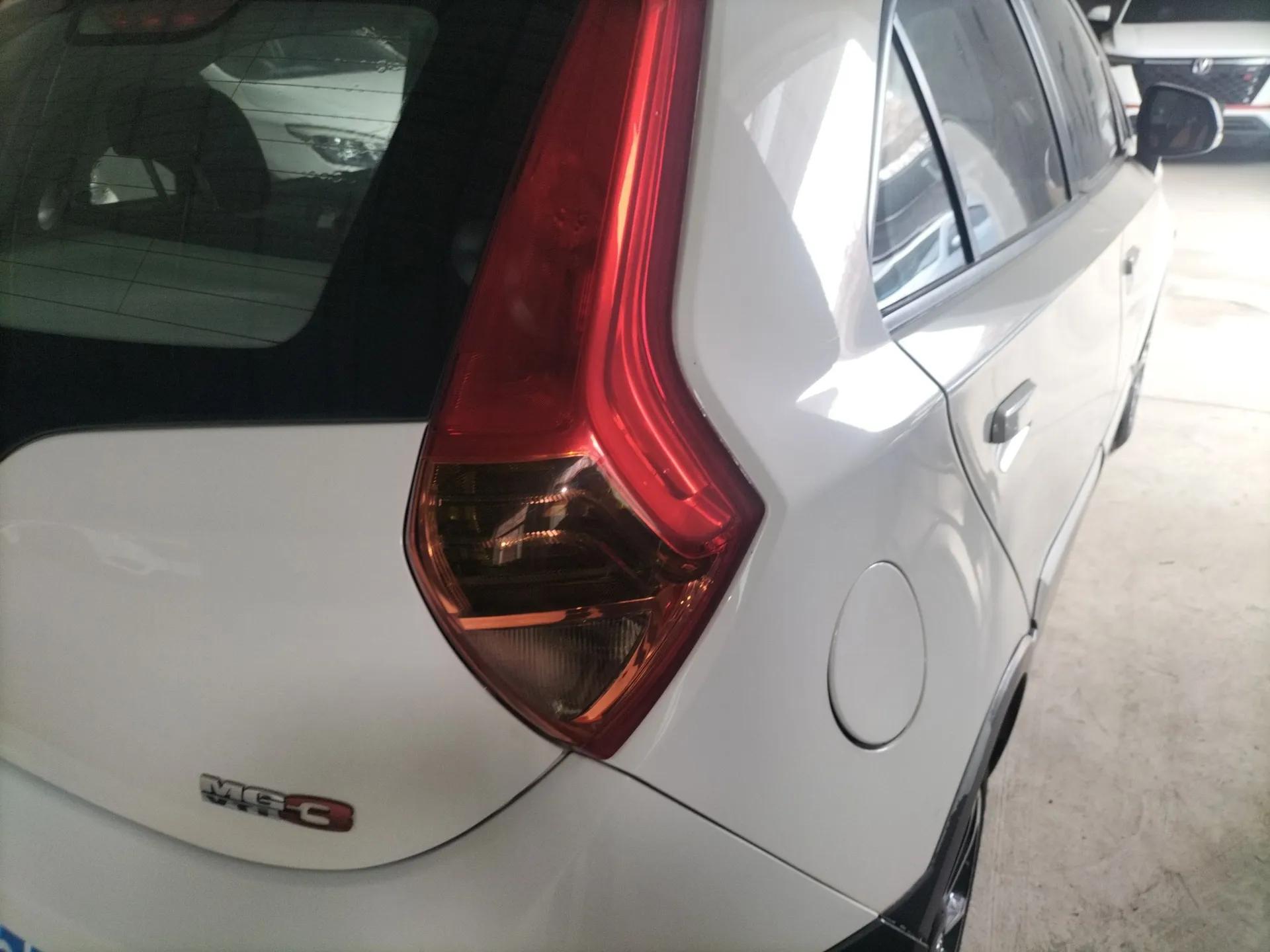 MG 3SW 2015 1.5L AMT Elite Model — миниатюра 5