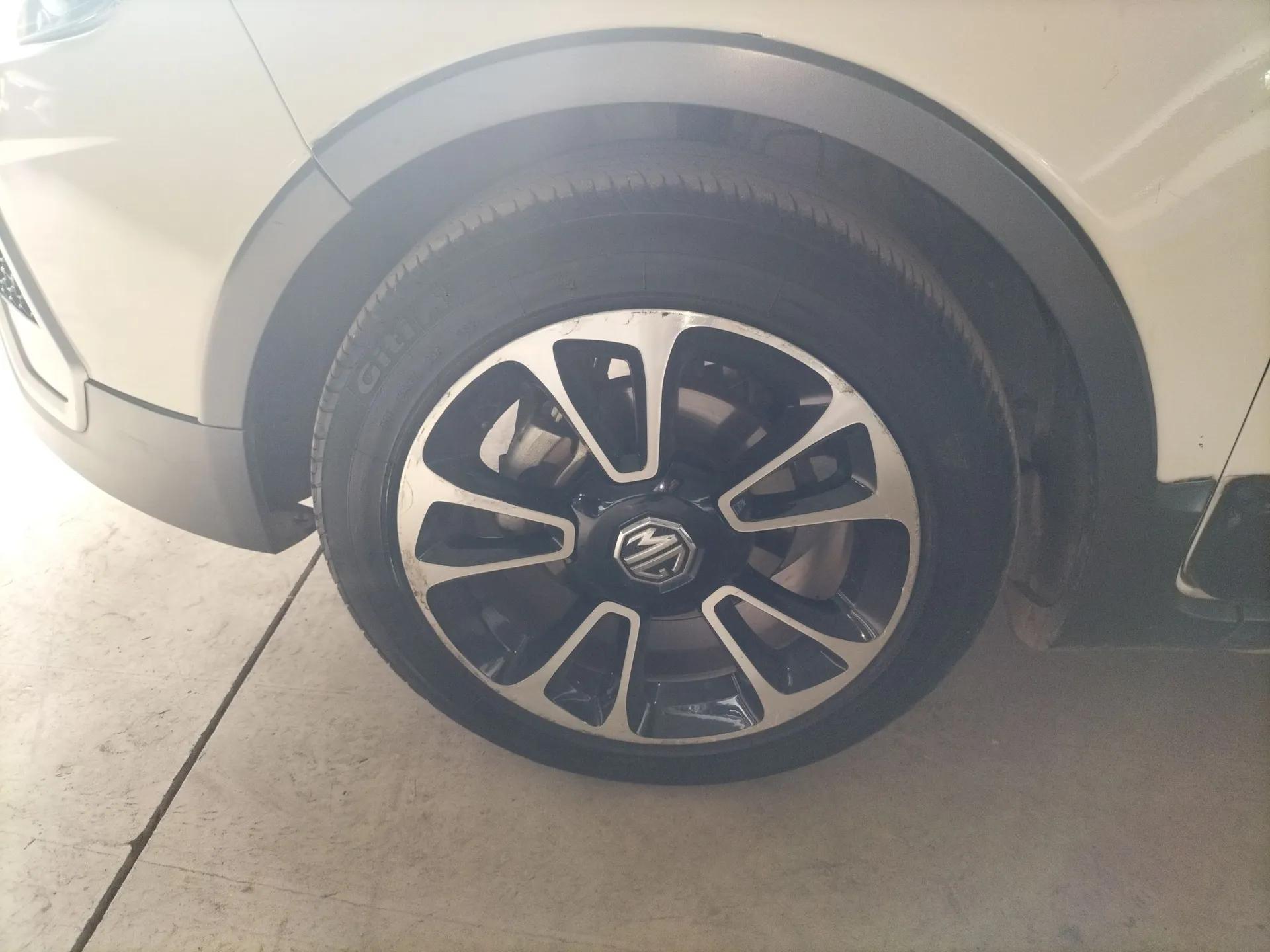 MG 3SW 2015 1.5L AMT Elite Model — миниатюра 6