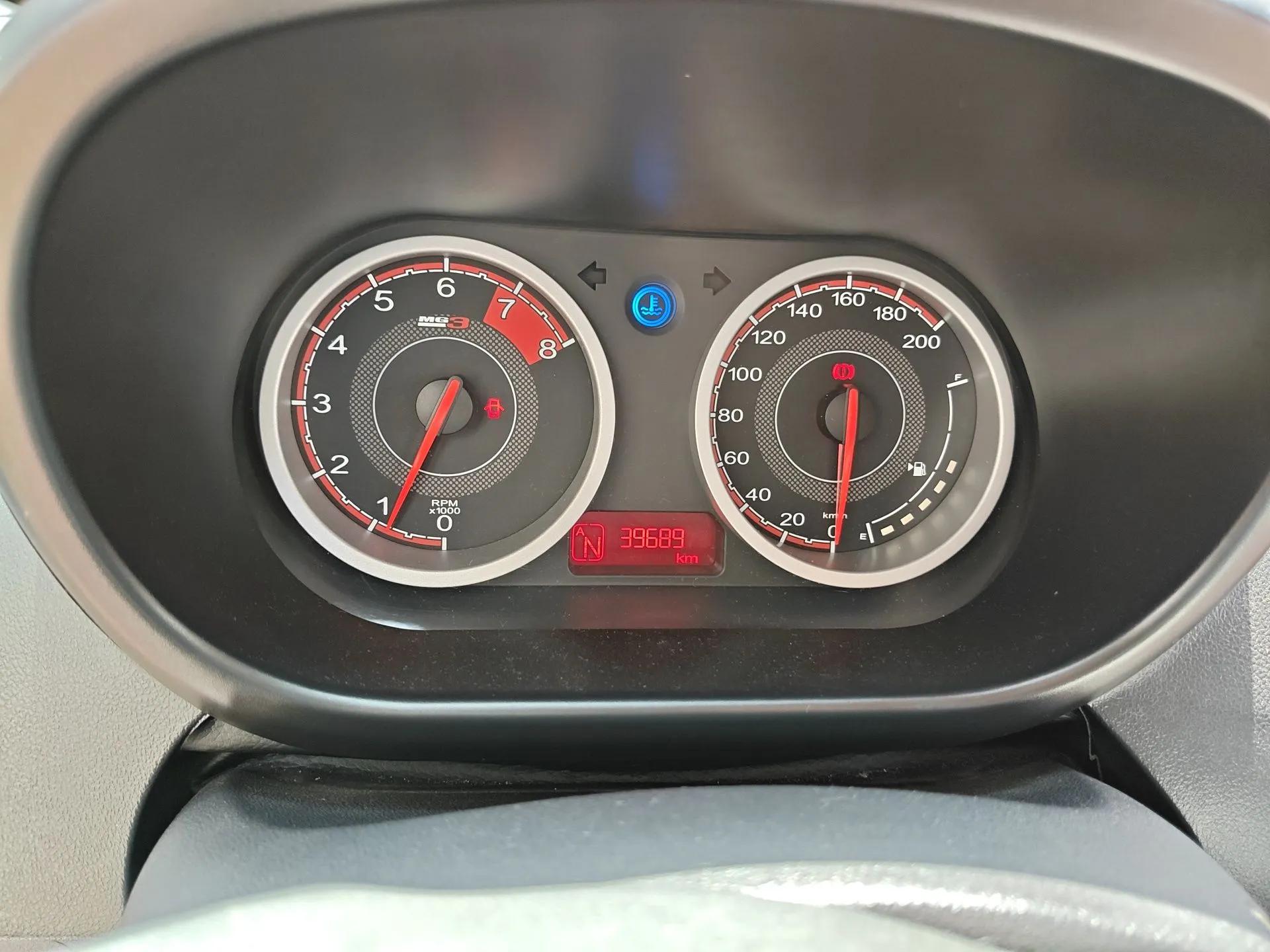 MG 3SW 2015 1.5L AMT Elite Model — миниатюра 12