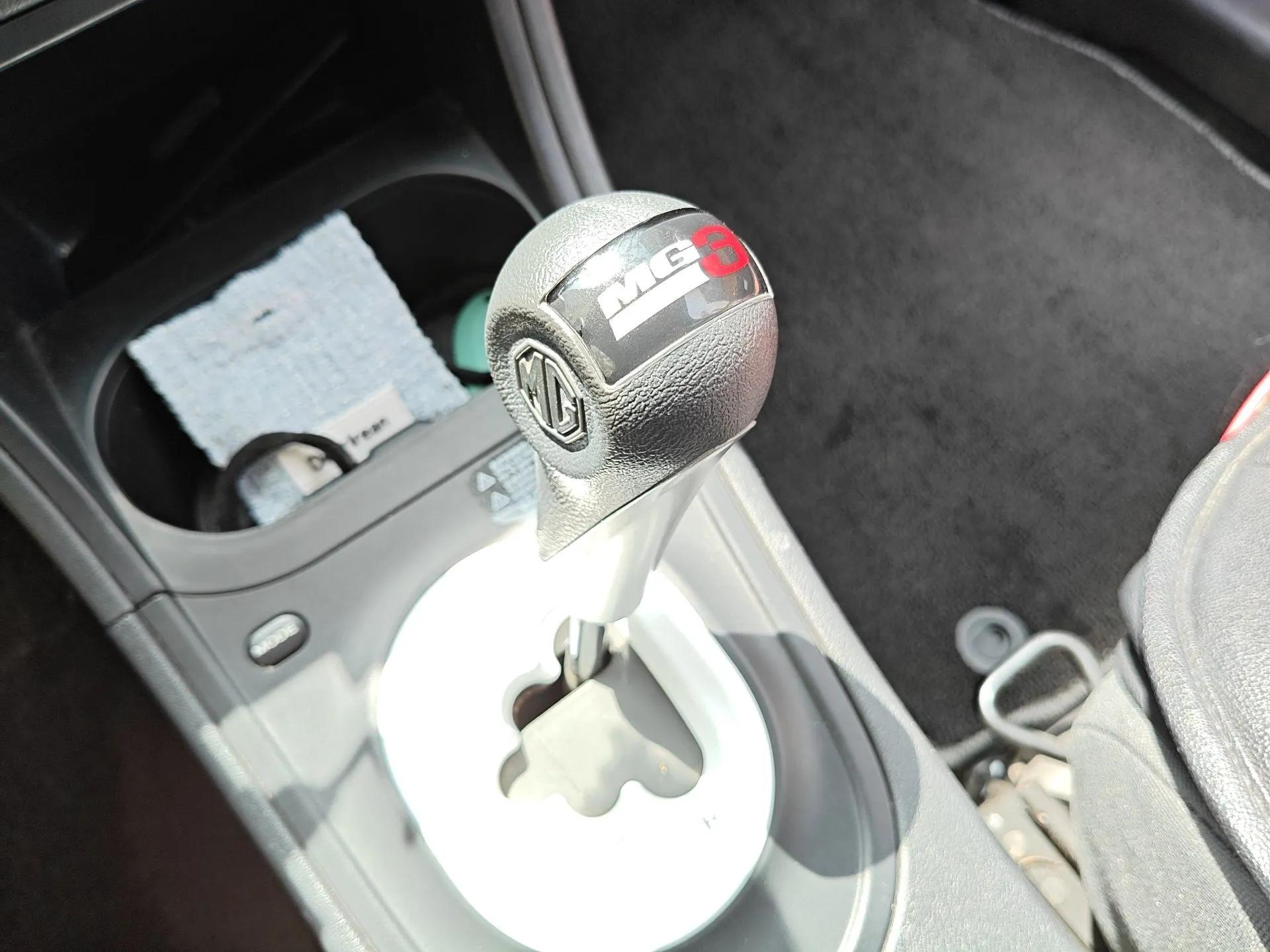 MG 3SW 2015 1.5L AMT Elite Model — миниатюра 15