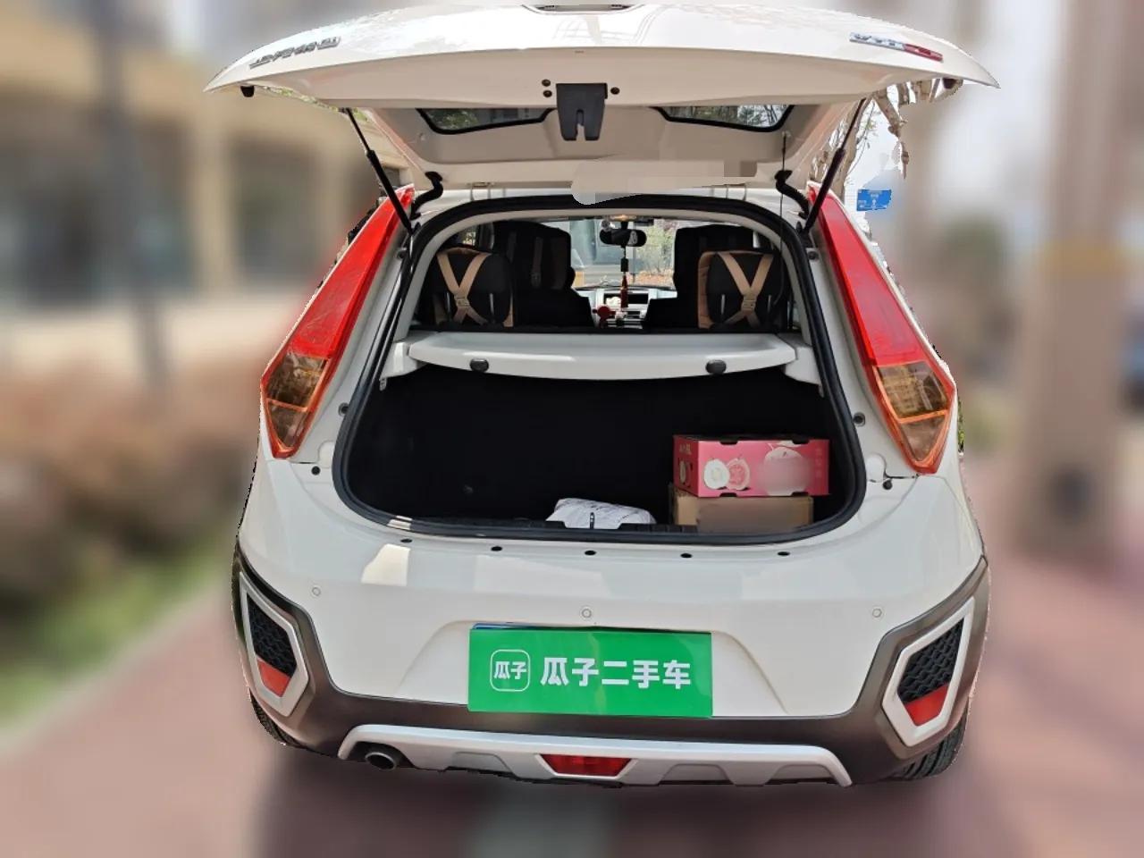 MG 3SW 2015 1.5L AMT Elite Model — миниатюра 20