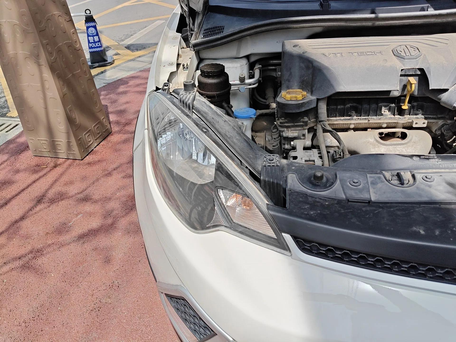 MG 3SW 2015 1.5L AMT Elite Model — миниатюра 7