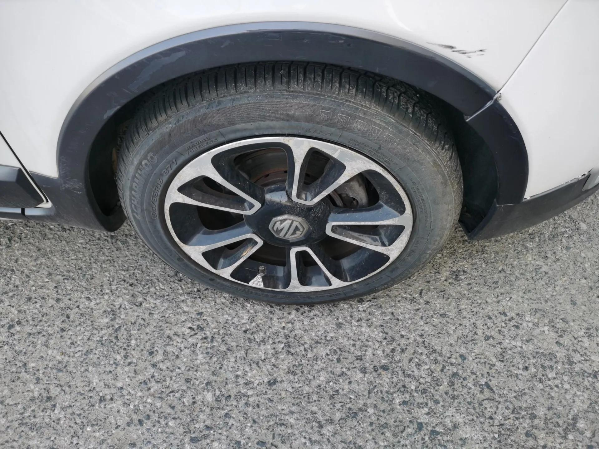 MG 3SW 2015 1.5L AMT Elite Model — миниатюра 8