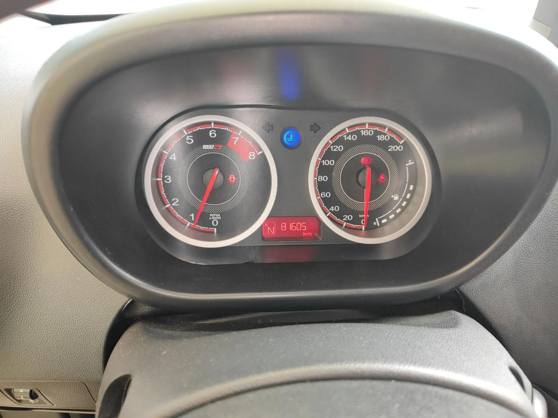 MG 3SW 2015 1.5L AMT Elite Model — миниатюра 12