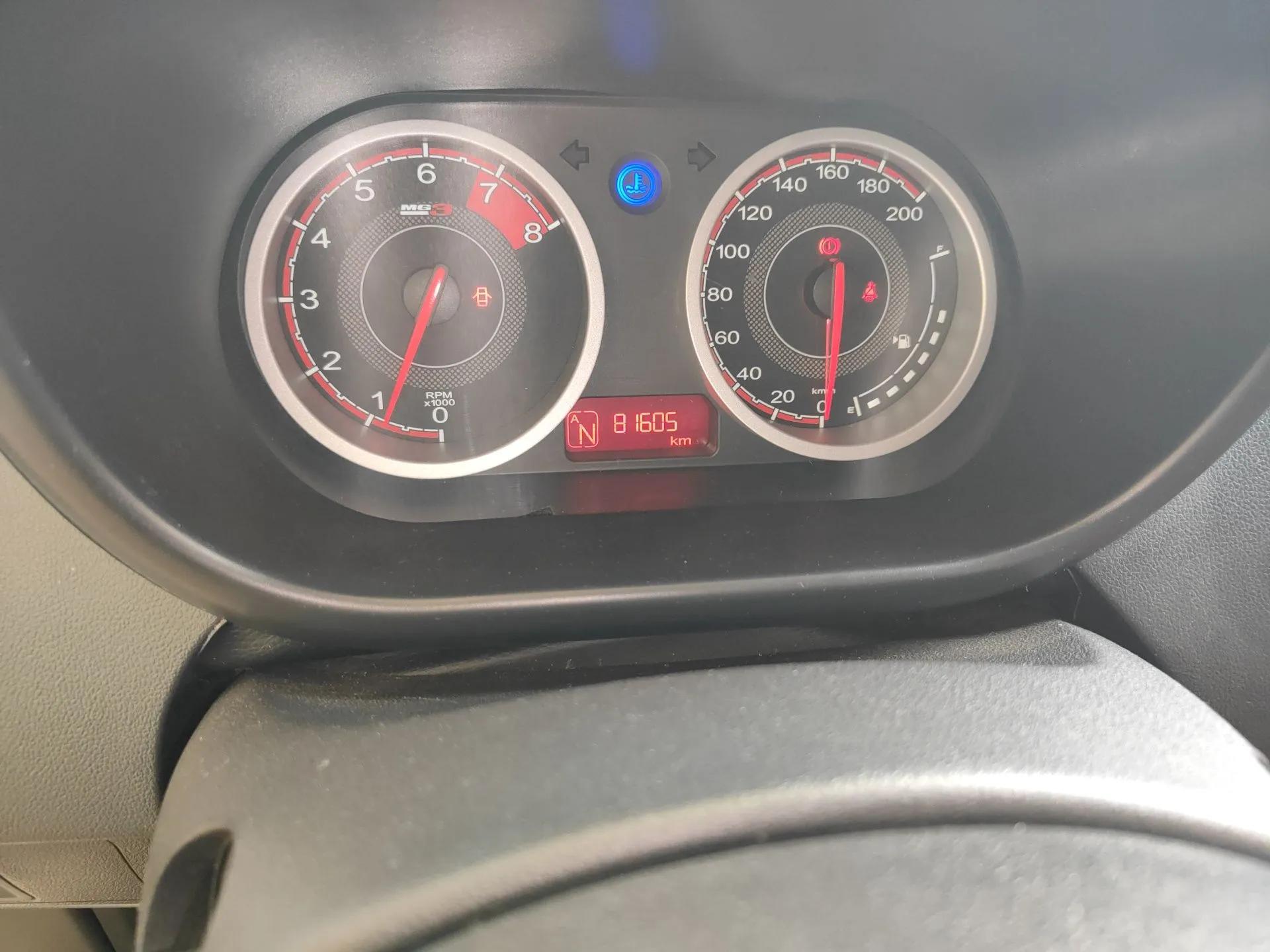 MG 3SW 2015 1.5L AMT Elite Model — миниатюра 13