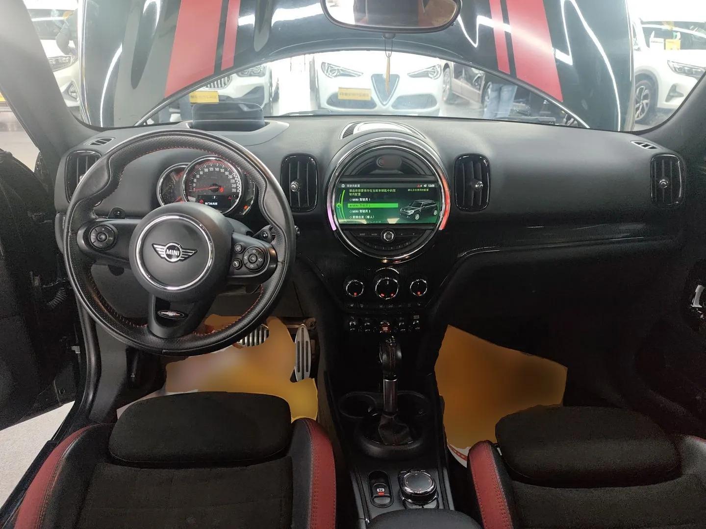 MINI JCM COUNTRYMAN 2018 2.0T JOHN COOPER WORKS ALL-IN — миниатюра 12