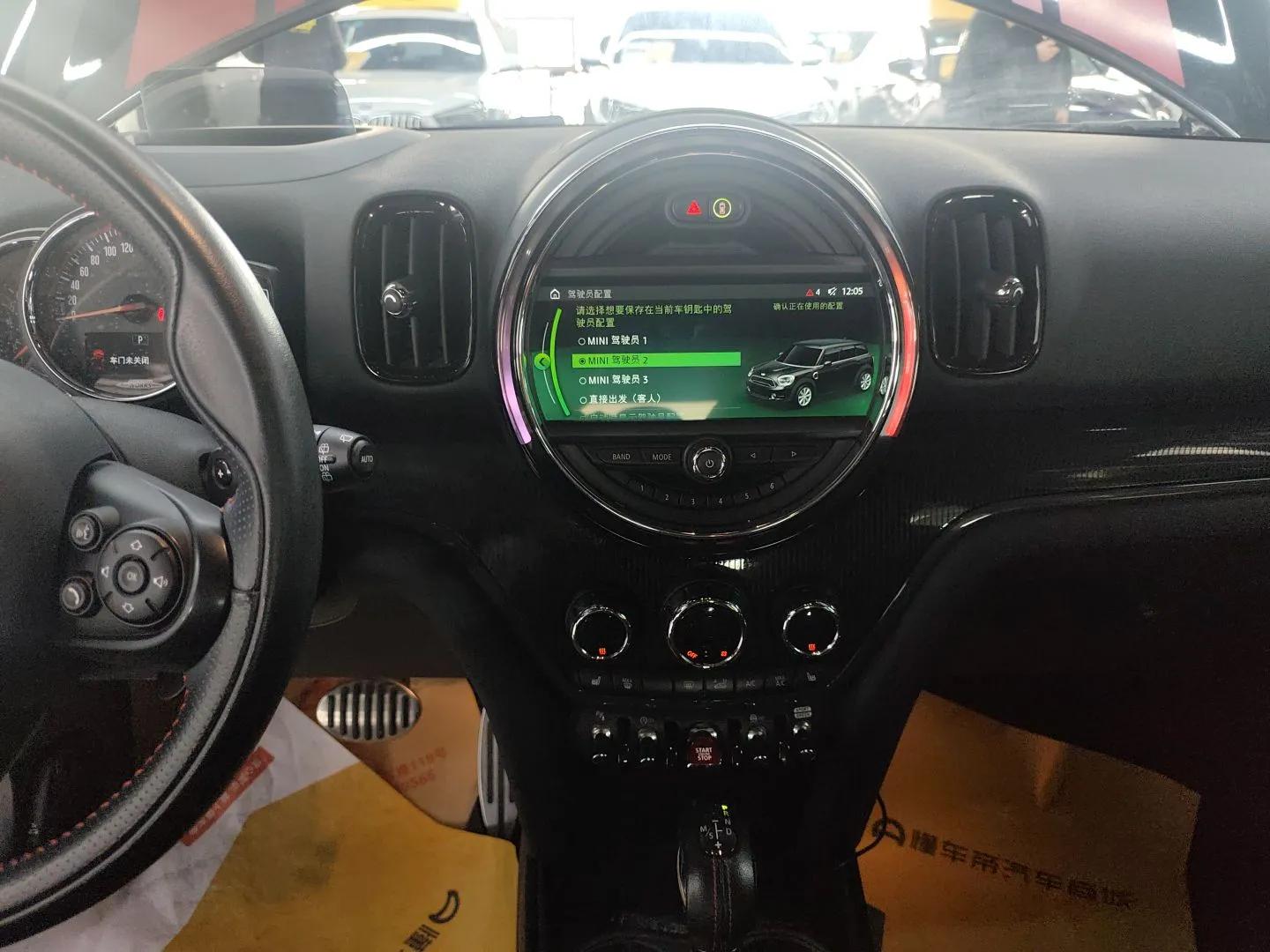 MINI JCM COUNTRYMAN 2018 2.0T JOHN COOPER WORKS ALL-IN — миниатюра 15