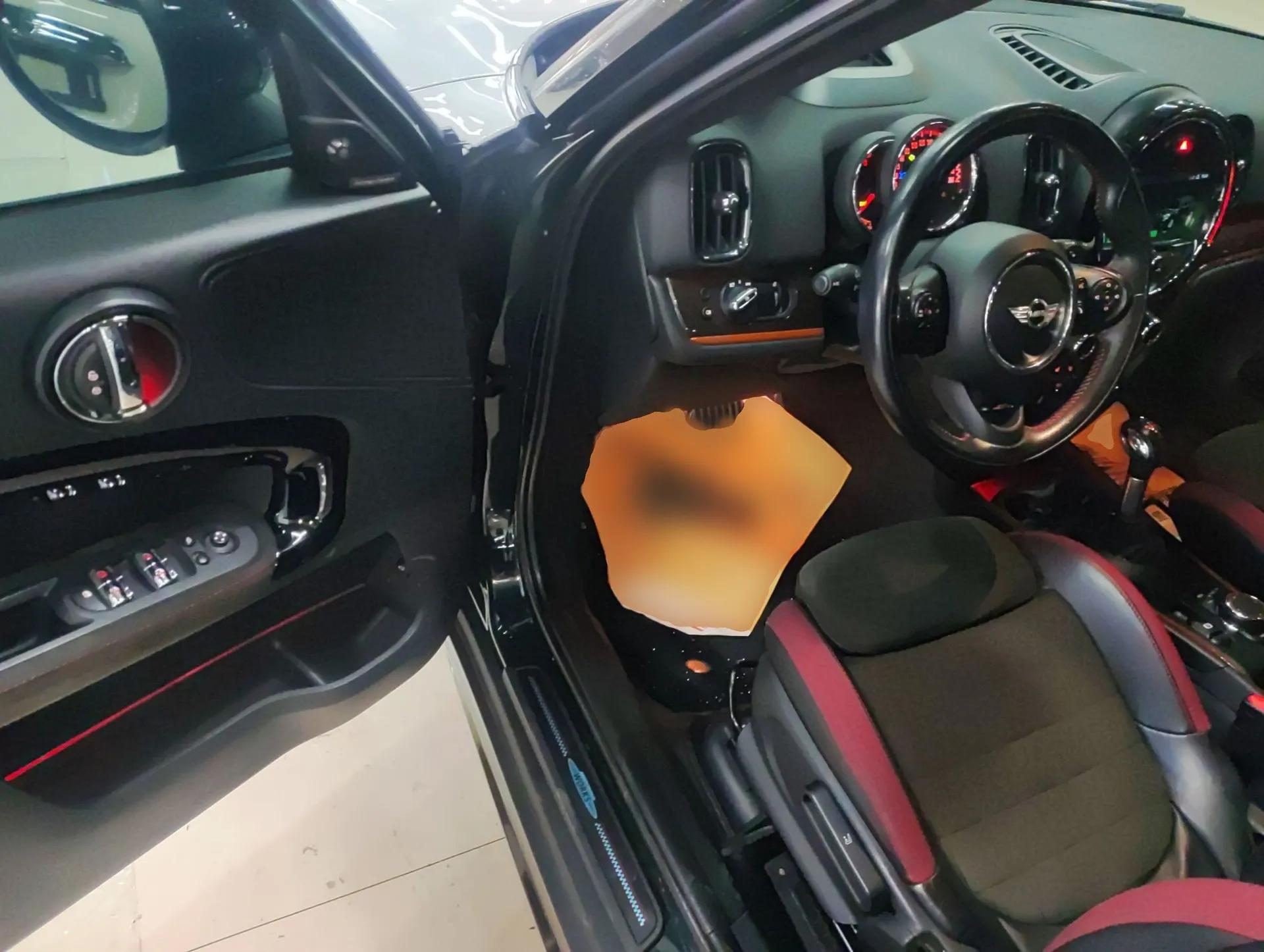 MINI JCM COUNTRYMAN 2017 2.0T JOHN COOPER WORKS Traveler — миниатюра 19