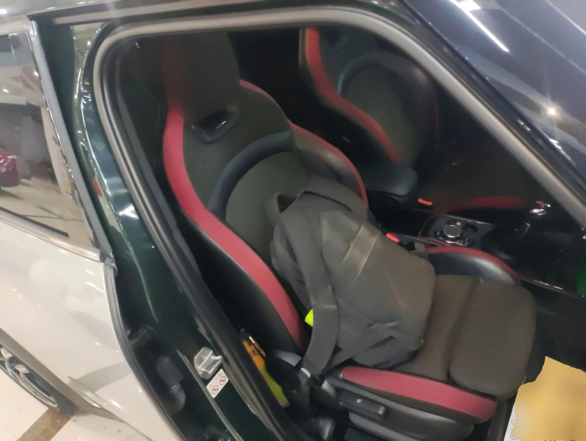 MINI JCM COUNTRYMAN 2017 2.0T JOHN COOPER WORKS Traveler — миниатюра 23