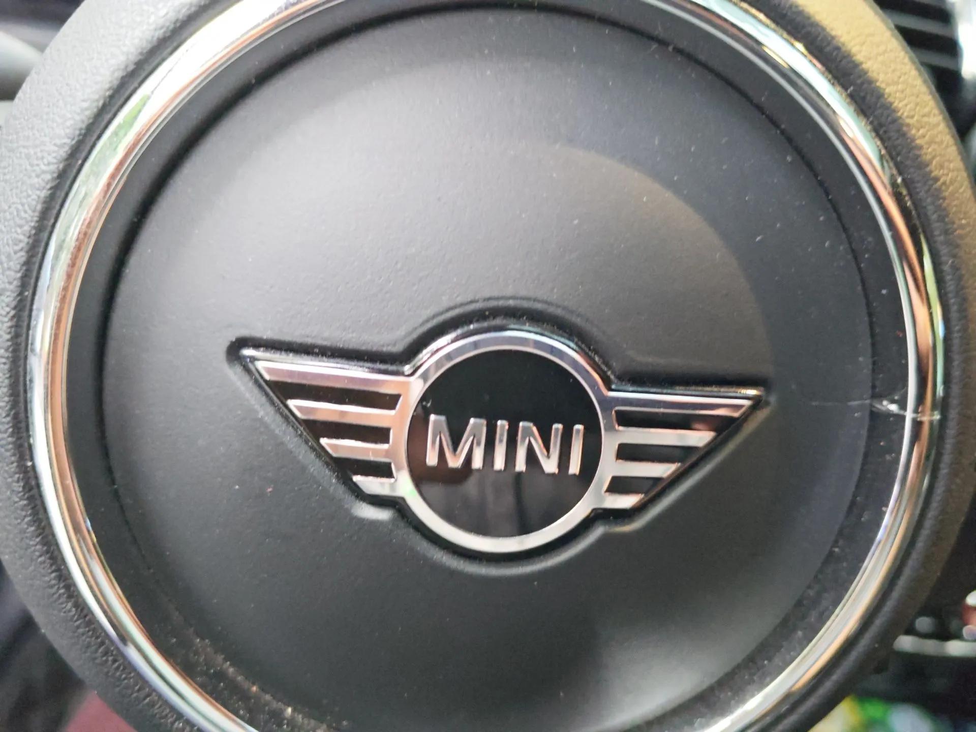MINI JCW CLUBMAN 2021 2.0T JOHN COOPER WORKS ALL-IN — миниатюра 9