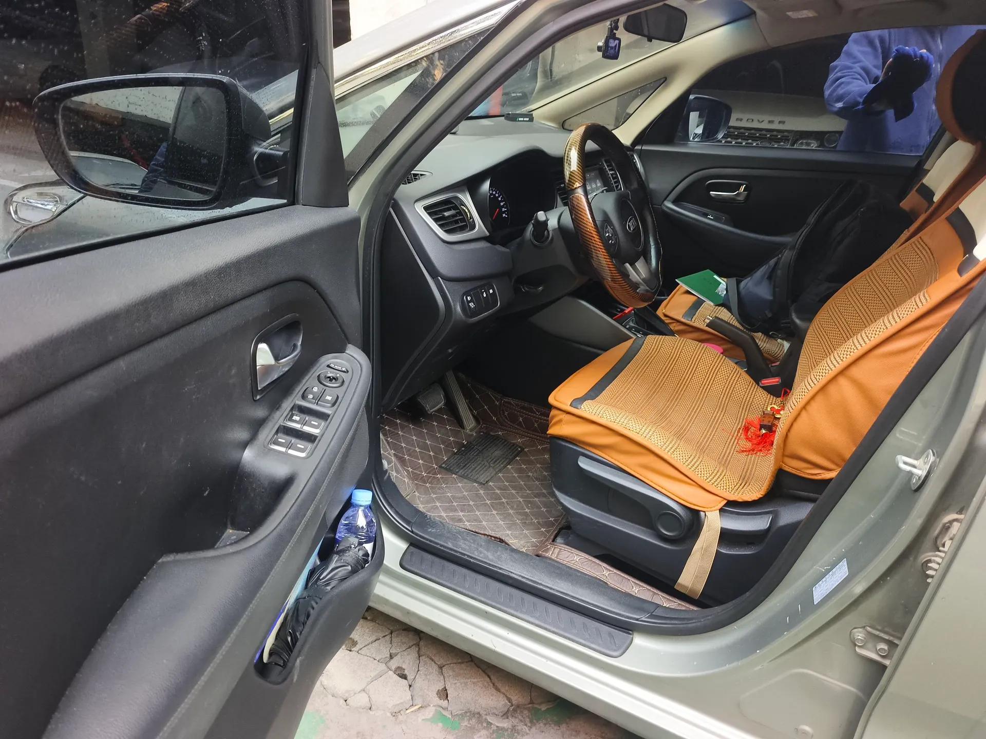 Kia Carens 2013 2.0L 7-Seater Automatic Standard Version China IV Standard — миниатюра 19
