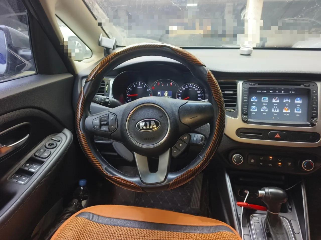 Kia Carens 2013 2.0L 7-Seater Automatic Standard Version China IV Standard — миниатюра 9