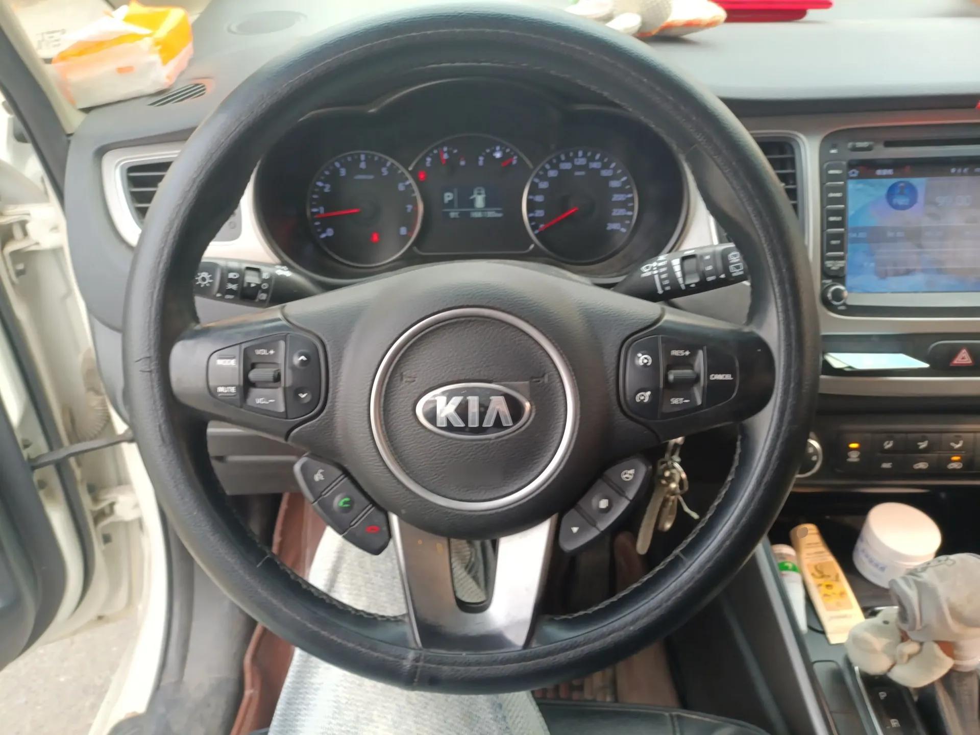 Kia Carens 2013 2.0L 5-Seater Automatic Standard Version China IV Standard — миниатюра 11